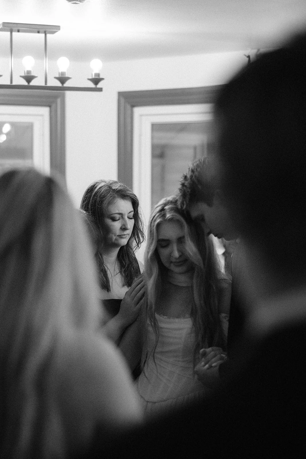 gabi-and-jonah-lemire-the-ballroom-on-1-street-bentonville-wedding-jo-darling-photography-960.jpg