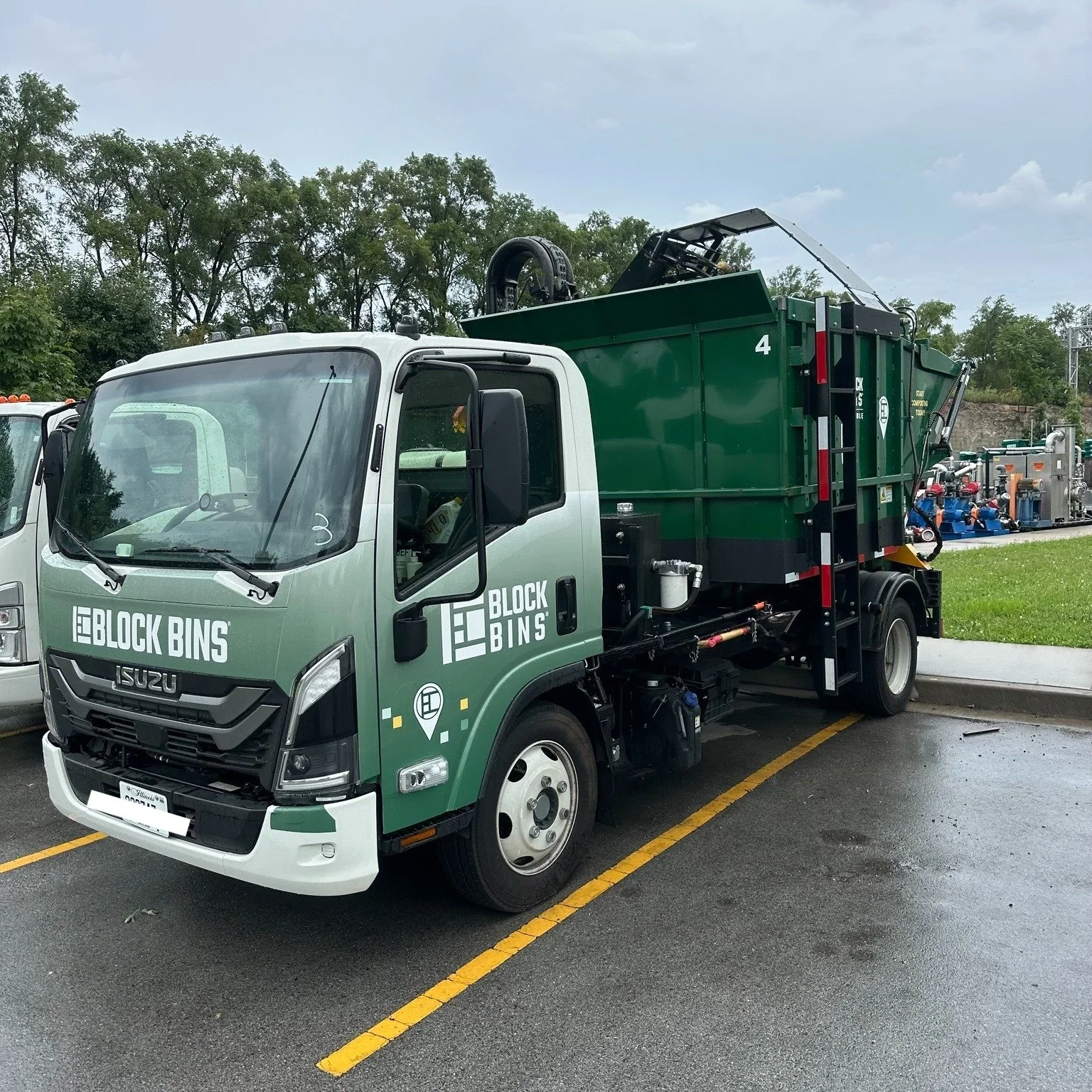 We just gave this compost truck a fresh new look with a full vinyl wrap!

Our wraps get your message moving to suit your needs.
💥 Custom designs
💪 High-quality materials
🚚 Fleet or single vehicle wraps

DM us to wrap yours next! 
#VehicleWrap #Vin
