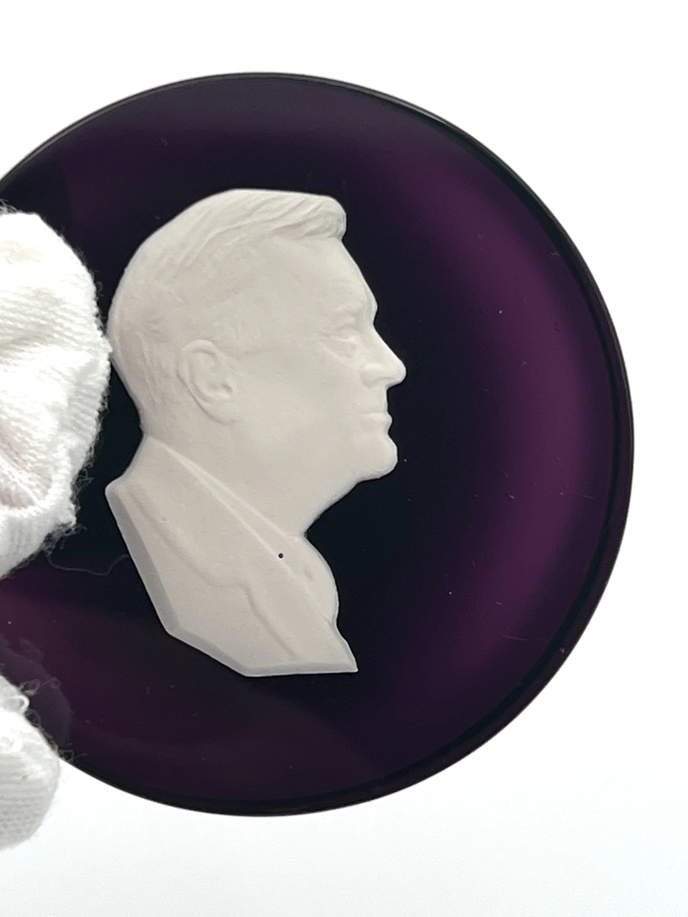 Cristal d'Albret Franklin D. Roosevelt Sulphide Cameo Paperweight, Amethyst Ground, Hand-Signed 1967