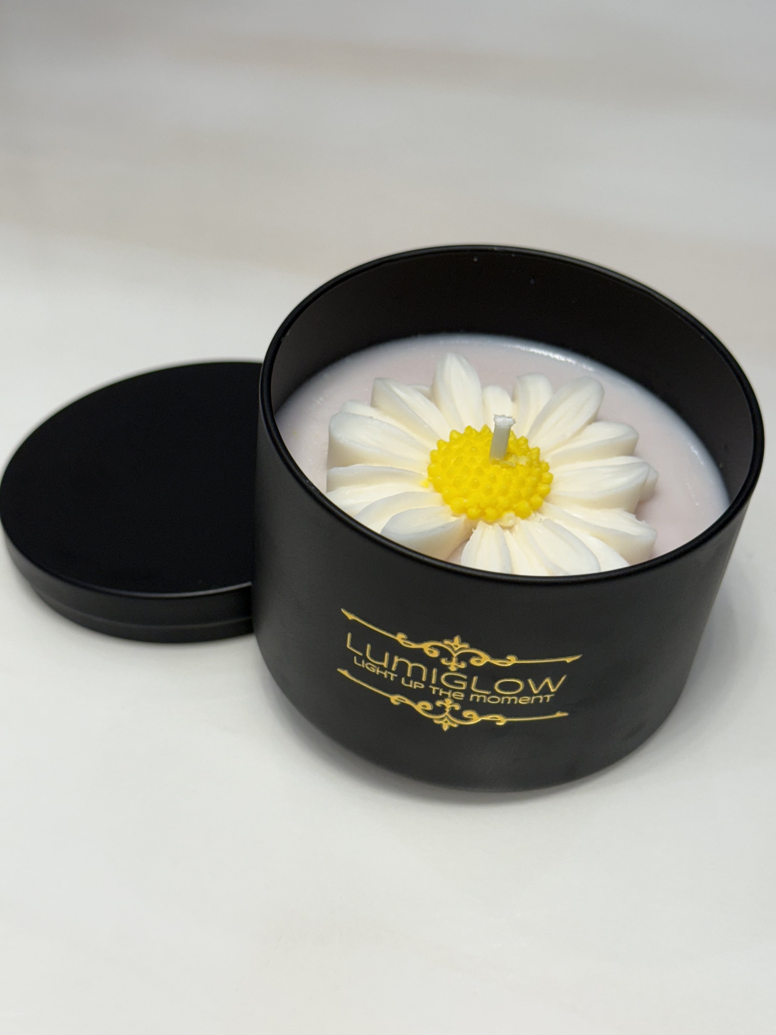 Daisy Glow Blossom Candle