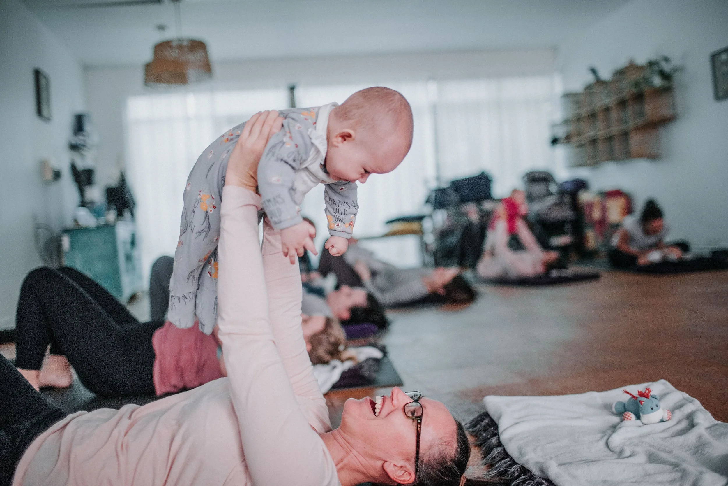mum and baby postnatal yoga classes kingsley perth