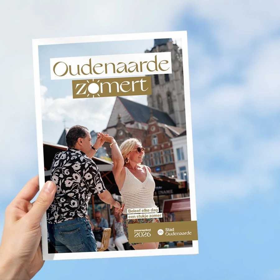 Freelance grafisch ontwerp van marketingmaterialen (zoals brochure) van de campagne Oudenaarde Zomert voor Stad Oudenaarde