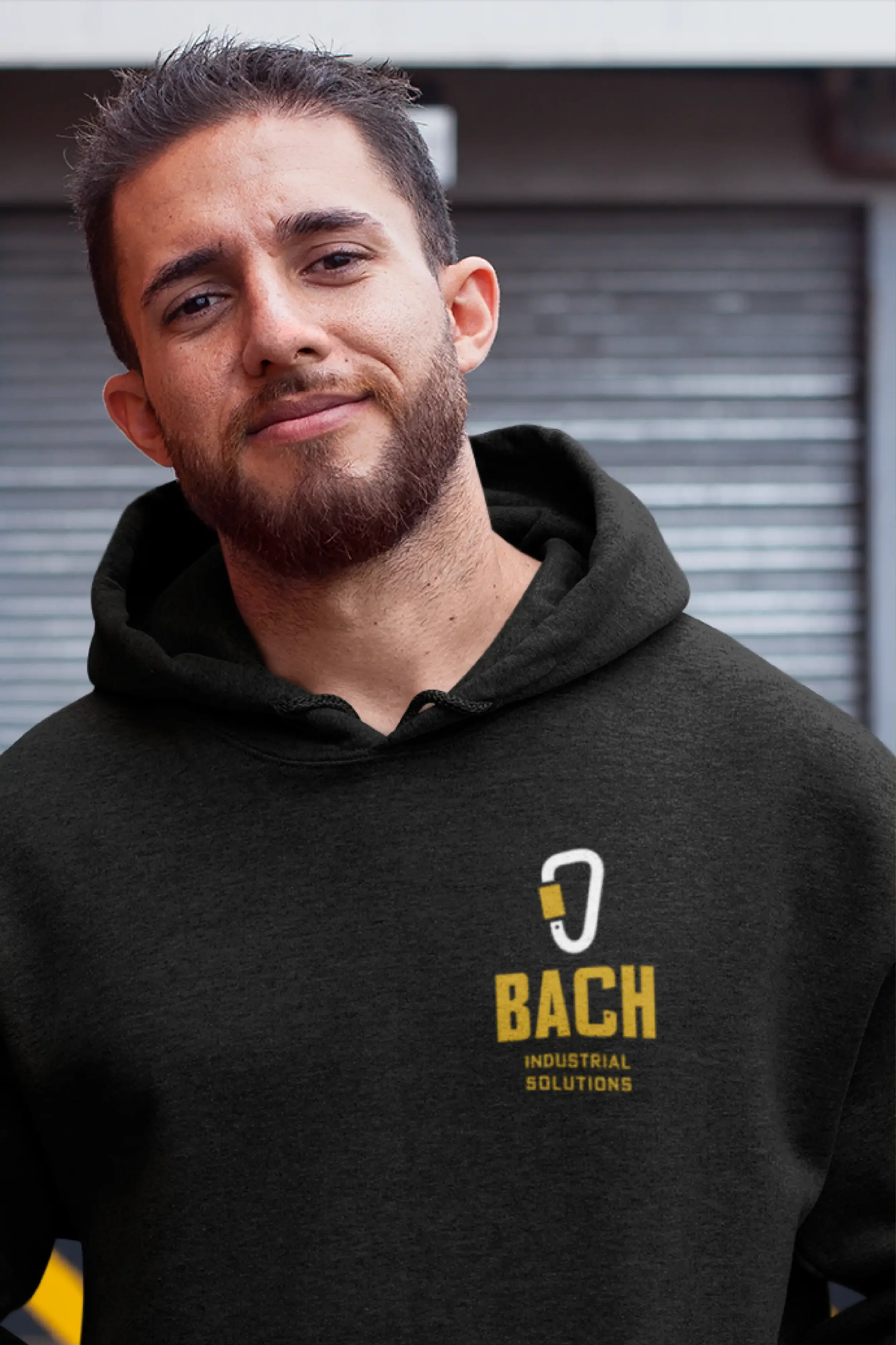 Voorbeeld van logo ontwerp van Bach Industrial Solutions op werkkledij: hoodie