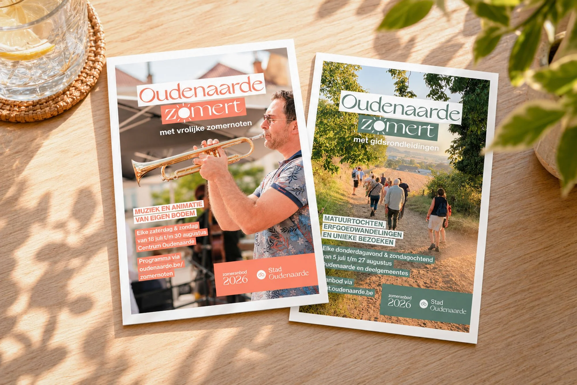Grafisch ontwerp van A5 flyers voor campagne Oudenaarde Zomert voor Visit Oudenaarde, met muziek, evenementen en wandelingen