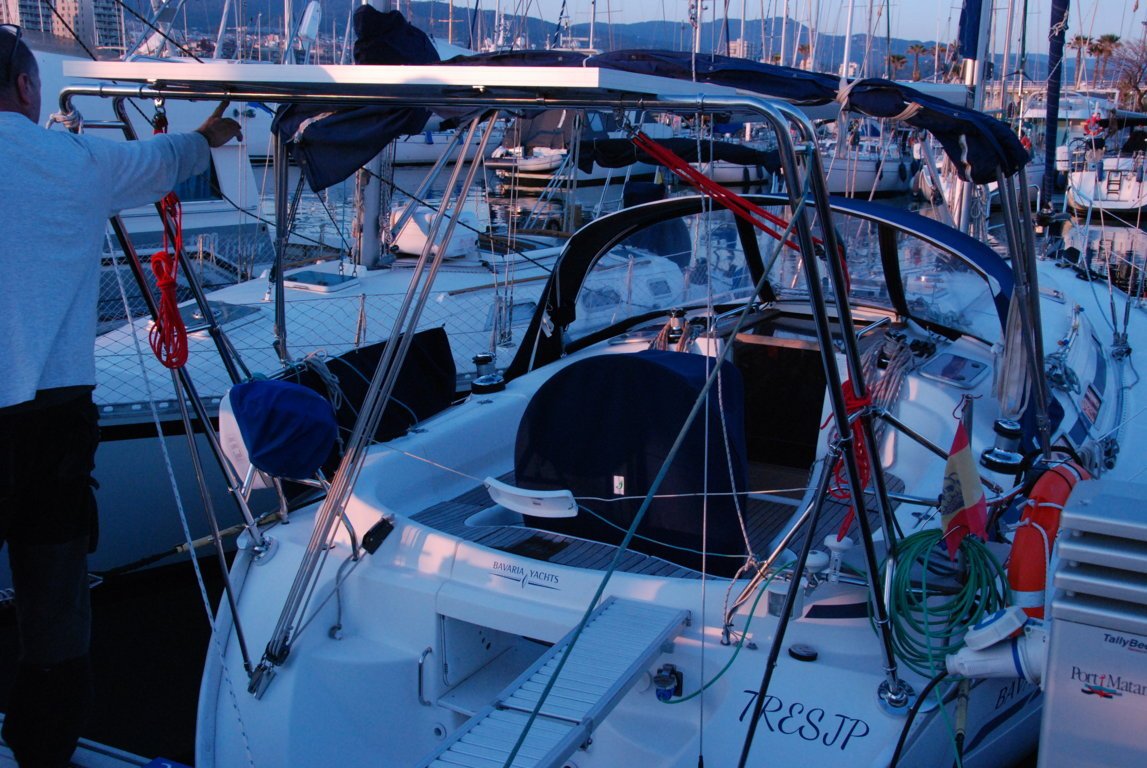 Arco de popa Bavaria Yacht 38