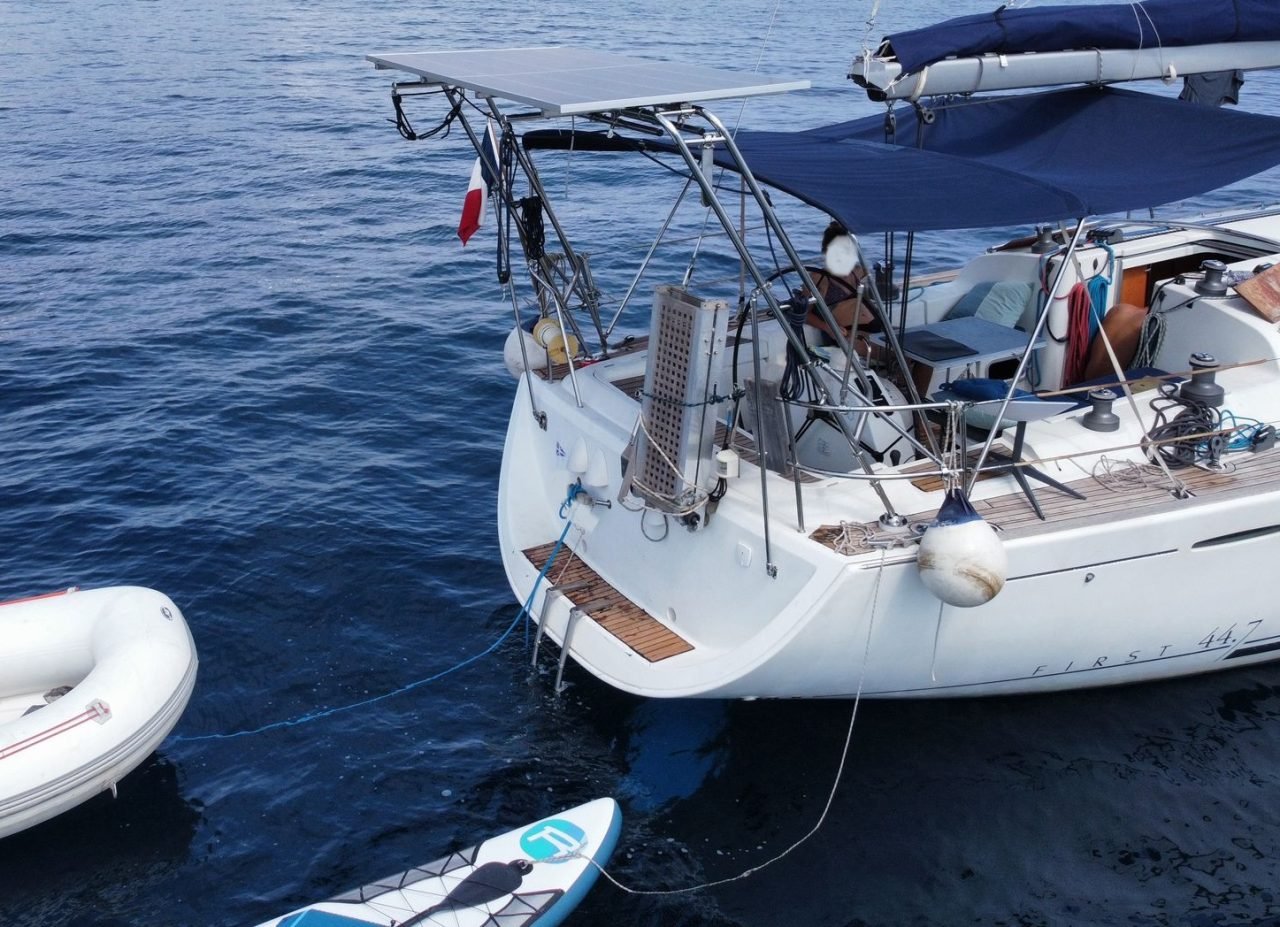 Arco de popa Beneteau First 44.7