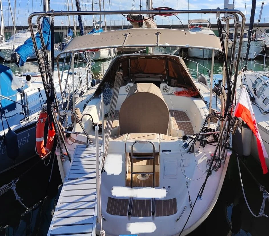Arco de popa Bavaria Yacht 34