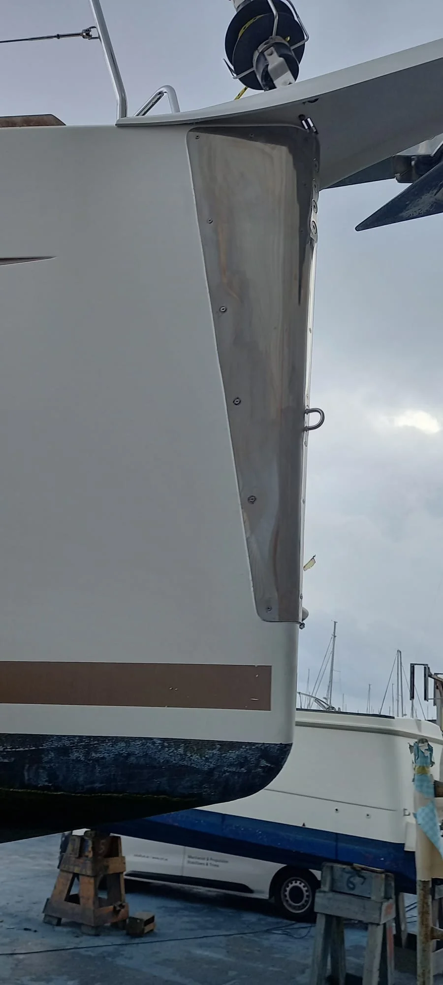 Escudo protector roda  proa  Janeau sun odyssei 349