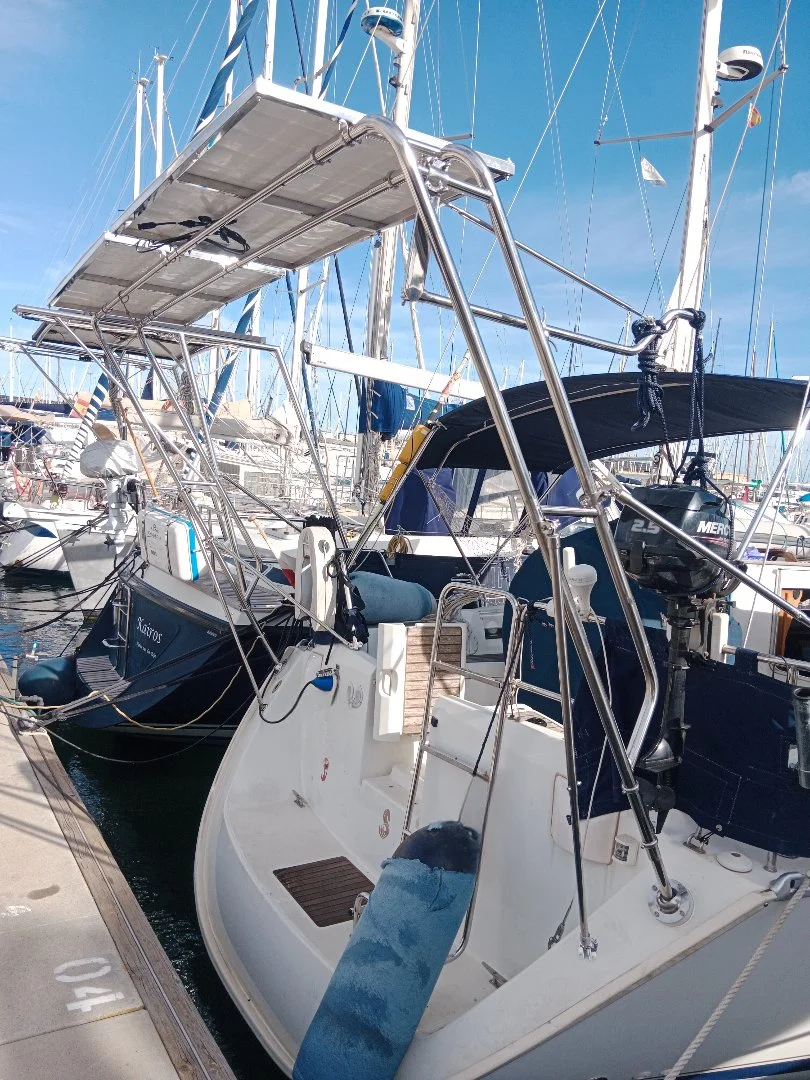 Arco de popa Beneteau Oceanis 393 clipper