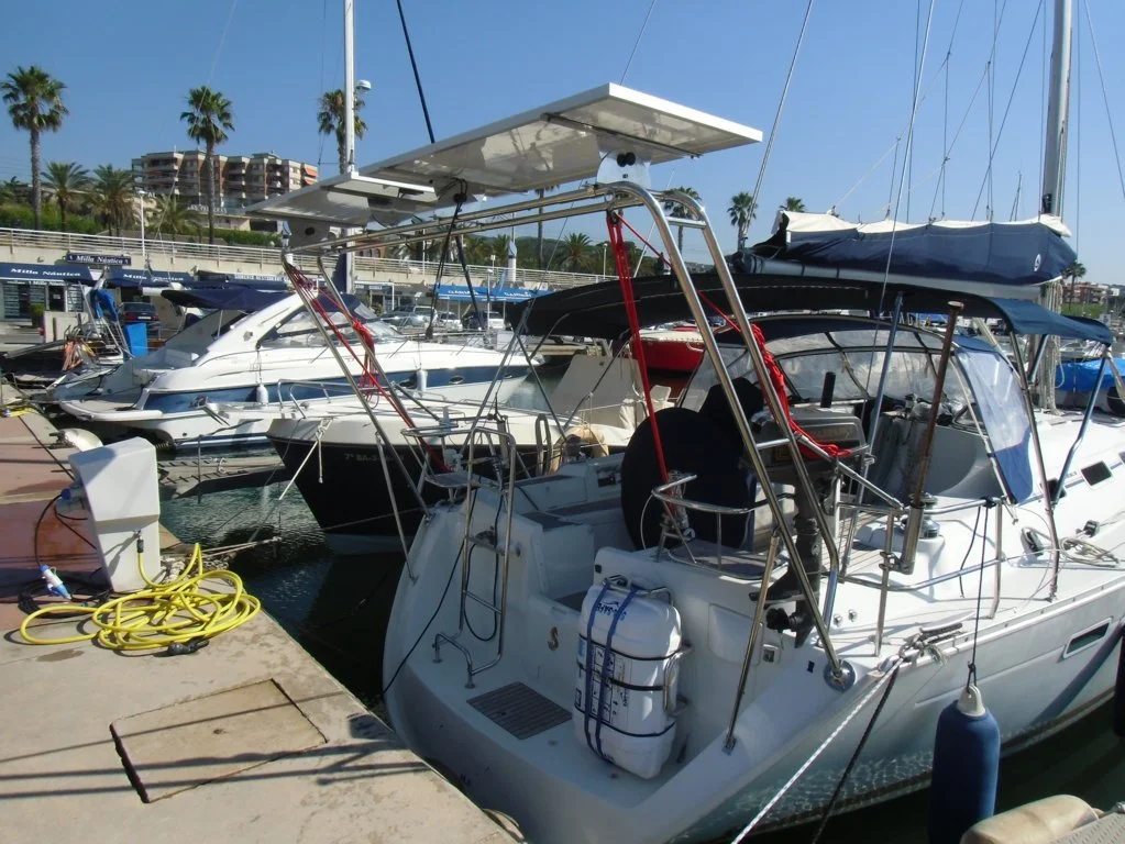 Arco de popa Beneteau Oceanis 393