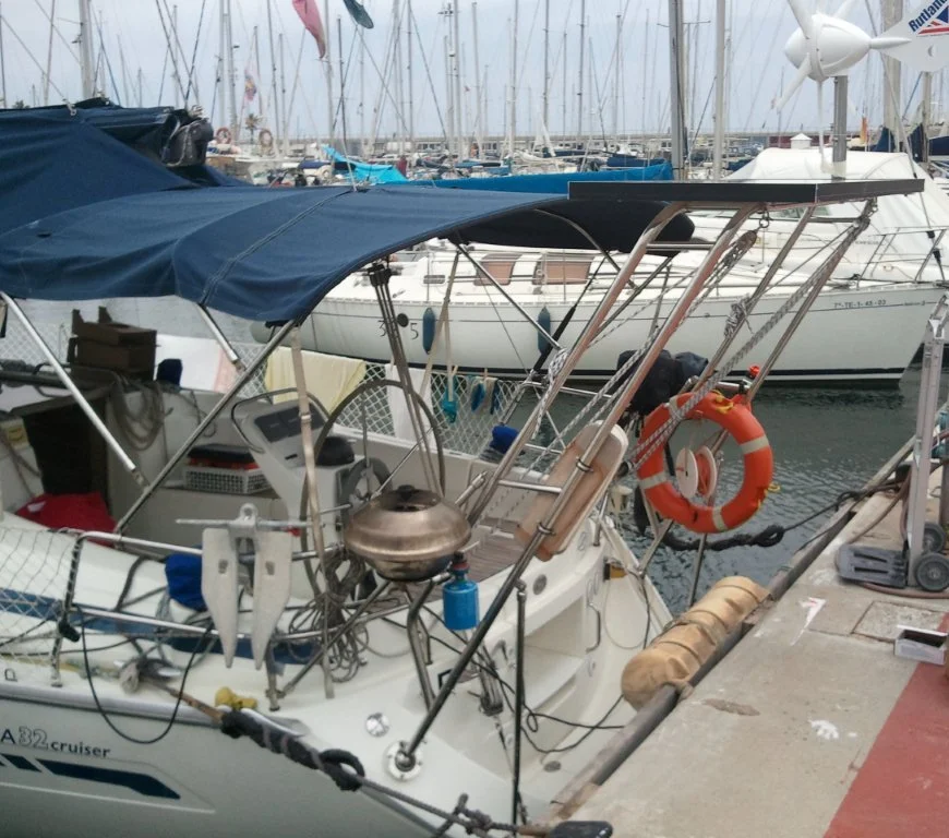 Arco de popa Bavaria Yacht 32