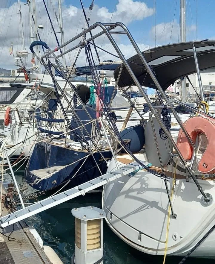 Arco de popa Bavaria 34 cruiser
