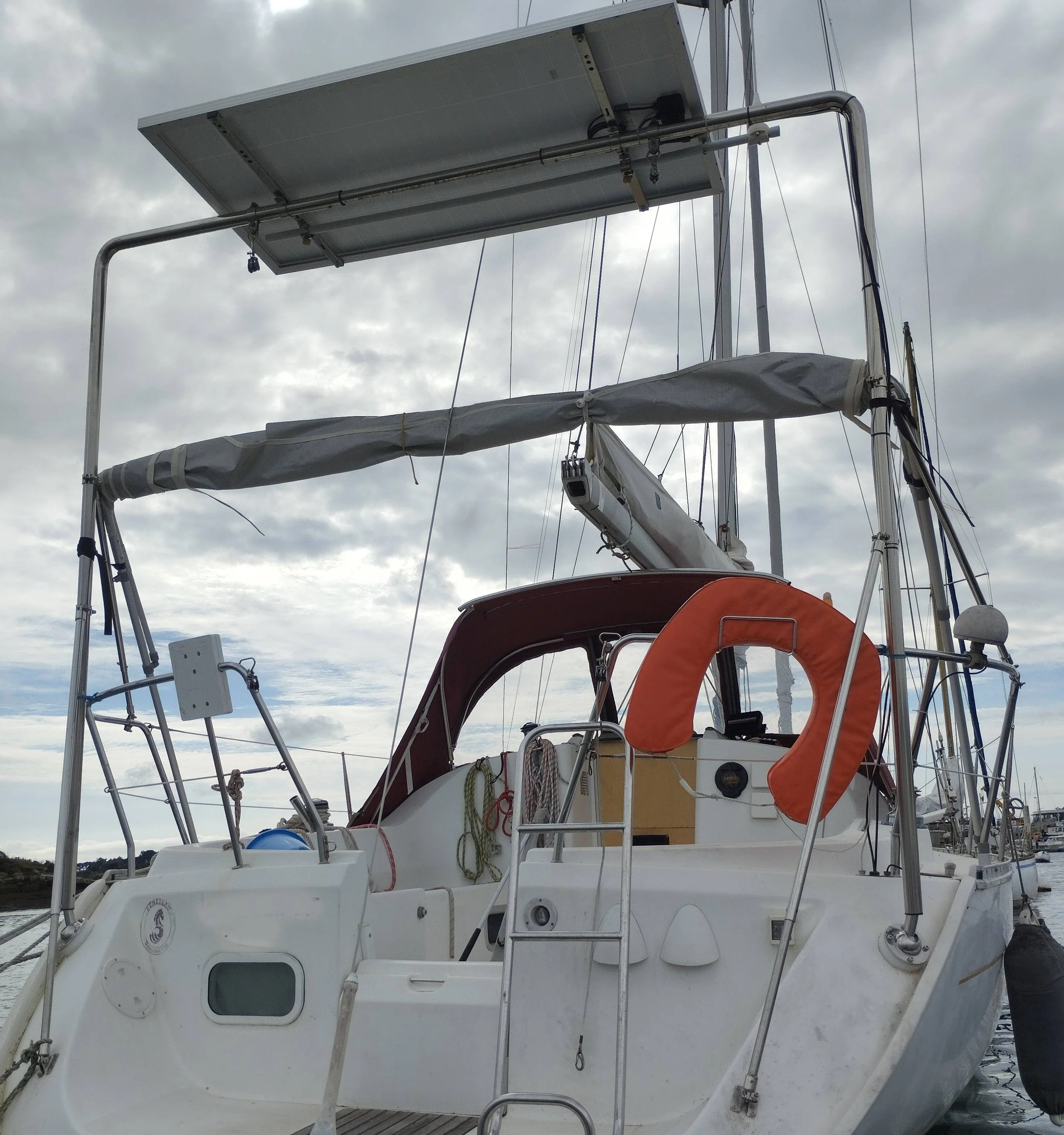 Arco de popa Beneteau 311 DL