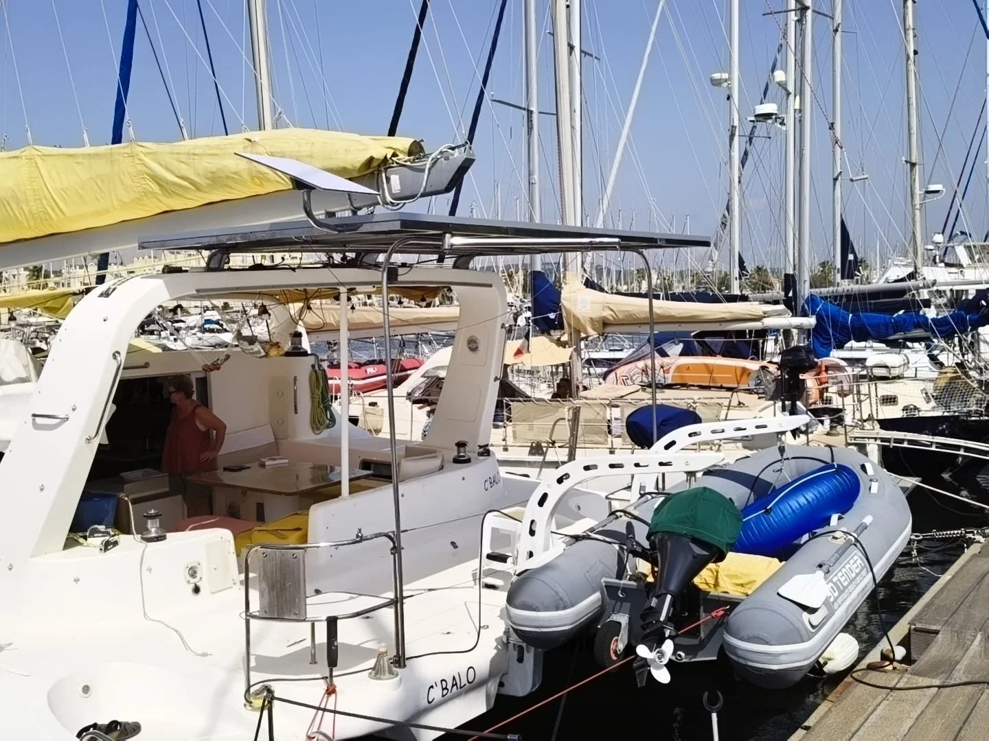 Arco de popa en Catamaran Dean 44