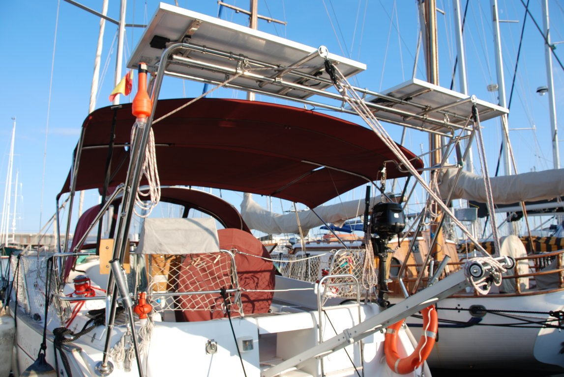 Arco de popa Beneteau Oceanis 423