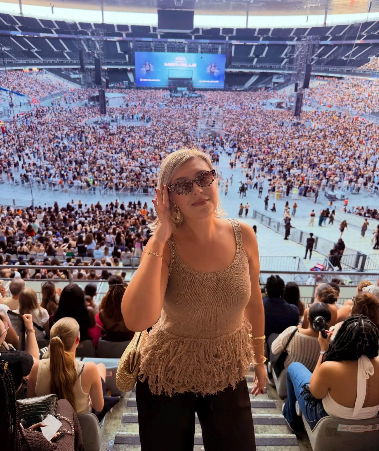 &laquo; C&rsquo;est la DA. &raquo; ✨

Trois Stade de France remplis par une femme, noire, venue de banlieue, &agrave; qui certains expliquaient encore qu&rsquo;elle ne repr&eacute;sentait pas la France.

Au final, elle repr&eacute;sente surtout une g