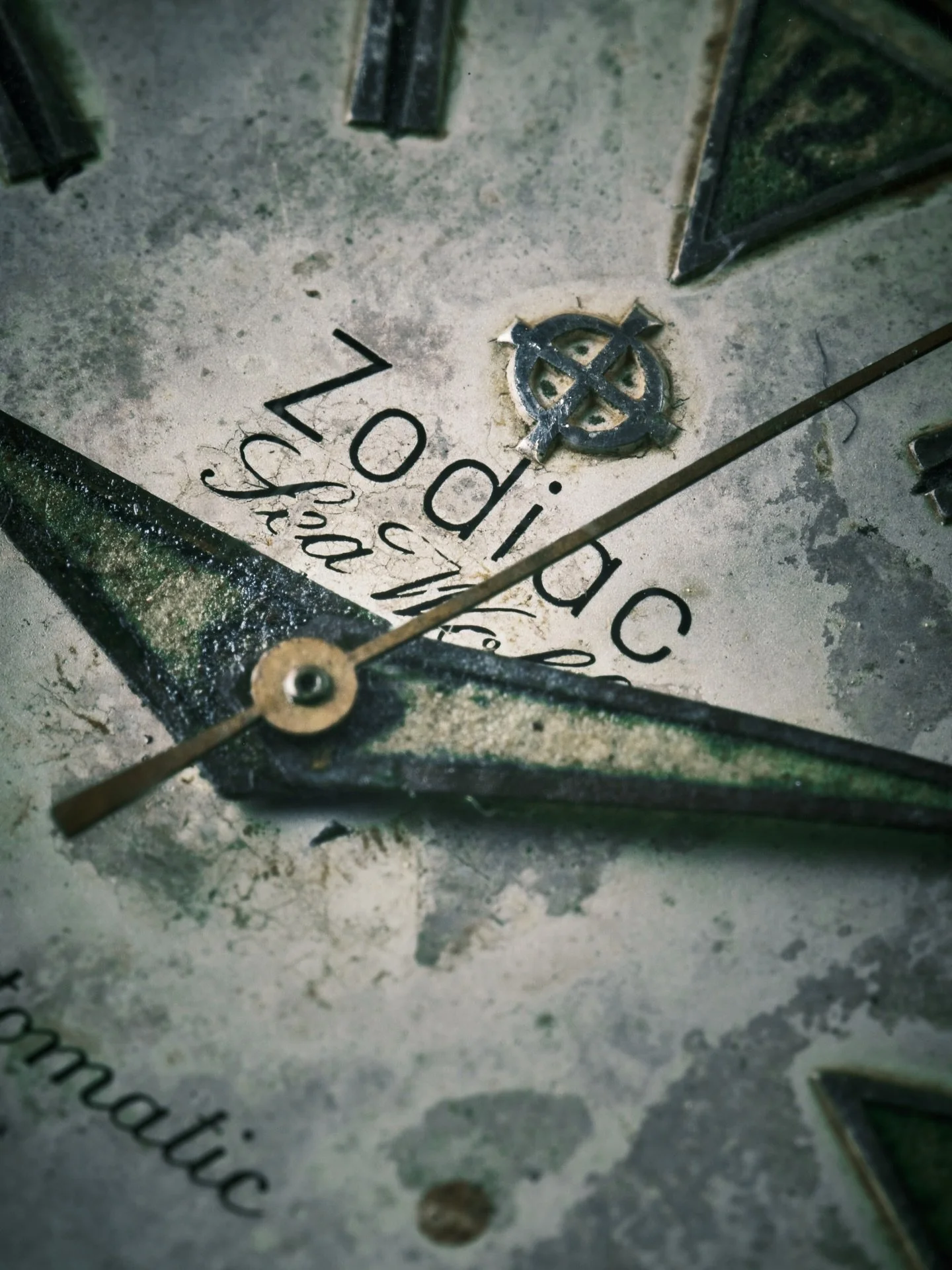 🕰️ Vintage Character. Timeless Cool.👌 

The @zodiacwatches Sea Wolf is one of the very first purpose-built dive watches, debuting back in the 1950s, remains effortlessly handsome decades later.

No date, no fuss, just clean lines, a perfectly balan