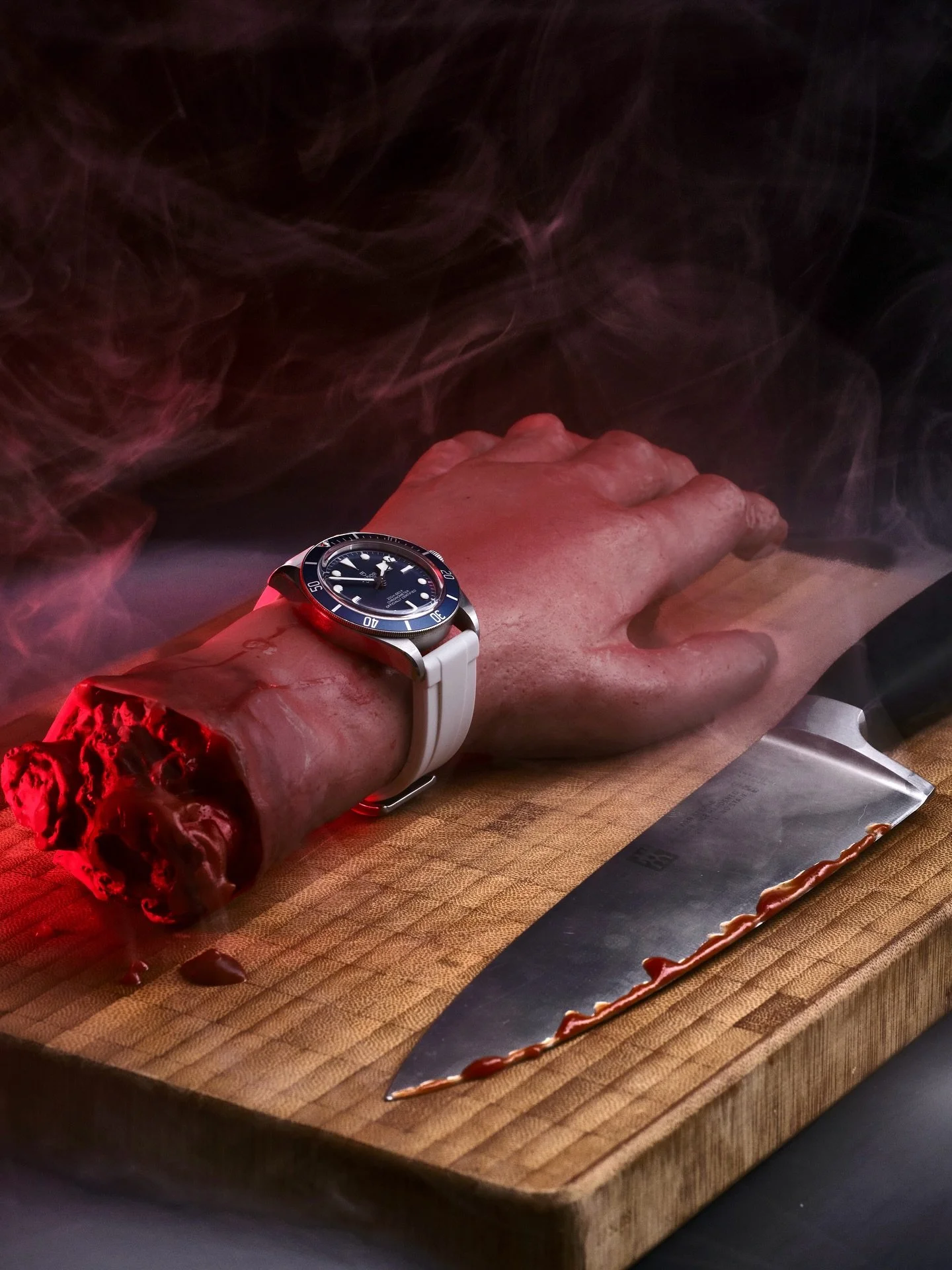 🎃👻 this guys trick or treat backfired! Happy Halloween watchfam! 😱👻😱

At least the owner had great taste with his BB58 on a super cool white rubber strap from @wisstraps 

#Tudor #tudorwatch #tudorbbchrono #tudorpanda #tudorbbchrono #tudorwatche