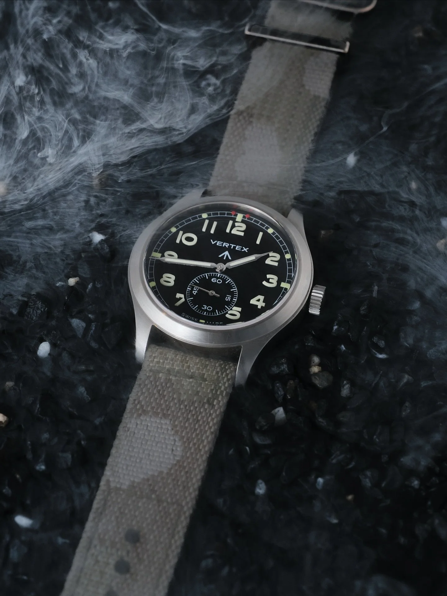 Back on the @vertexwatches M100 today. One of the best tool 🔨 watches available today and just so freaking cool.🤟 We love the genuine heritage of the dirty dozen watches from WW2 🪖, the faithful reinterpretation of the original with modern twists,