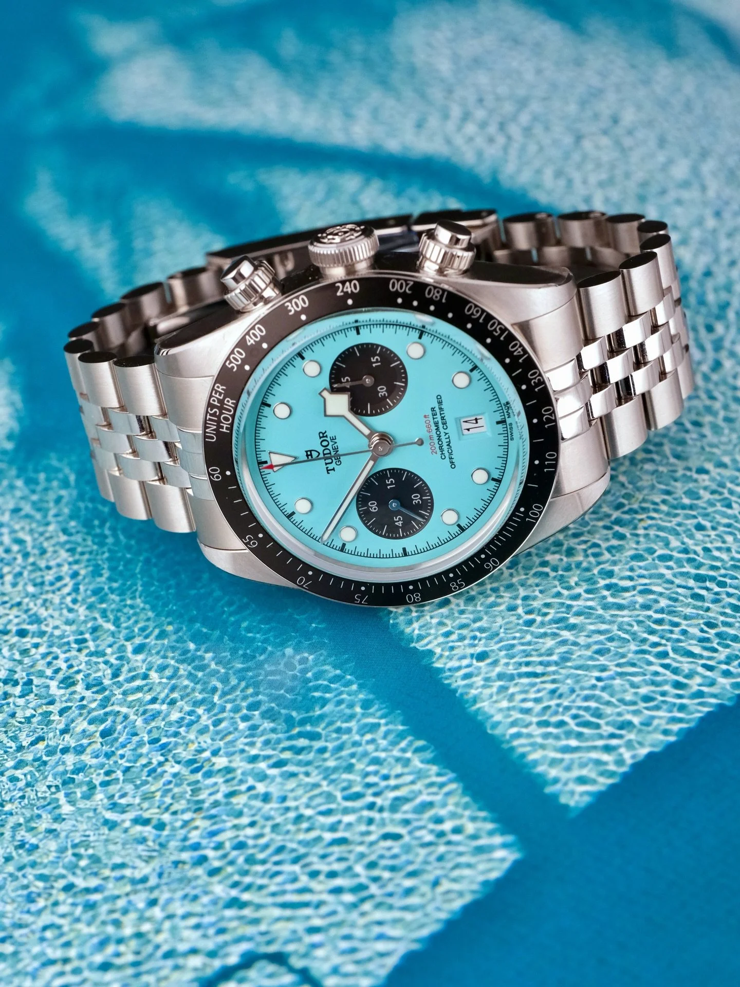 So here's a challenge for you watchfam! 💡 

5 fresh ways to shoot with one watch and one prop. Keeping it simple with clever balancing, awesome angles, and bold colours. 

The Tudor Black Bay Chrono Flamingo Blue 🦩🩵 is paired with a sick Miami boo