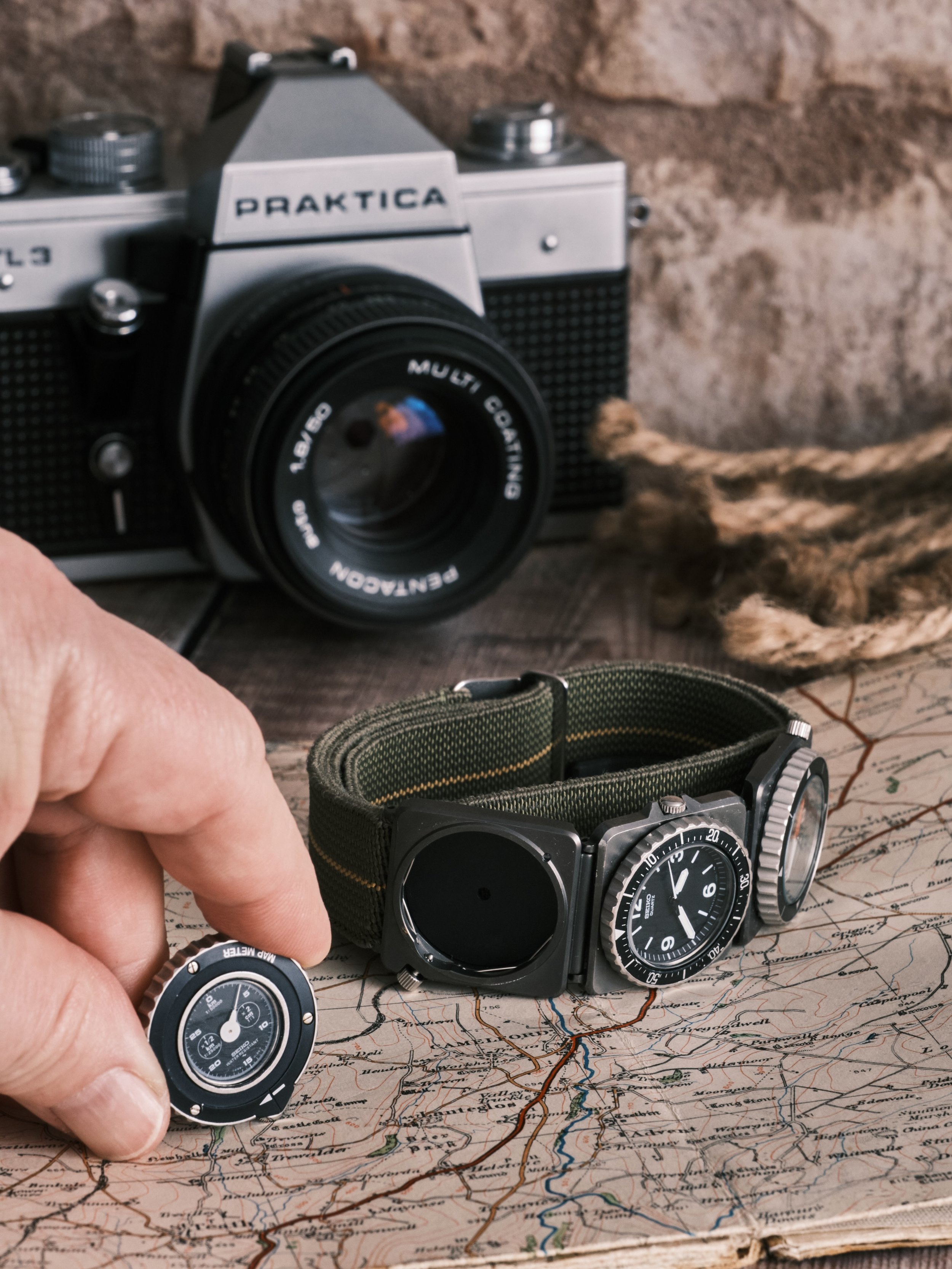 💬 Neil: There are watches in my collection that are objectively more impressive. More valuable. More refined. But none of them stop a conversation at a watch event quite like this one.

The Seiko Fieldmaster. Better known as the Contra.

Built in 19