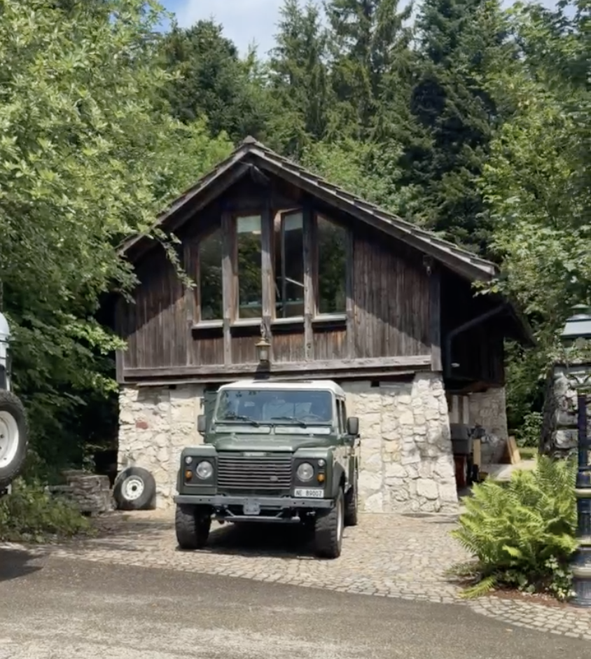 Laventure HQ.png