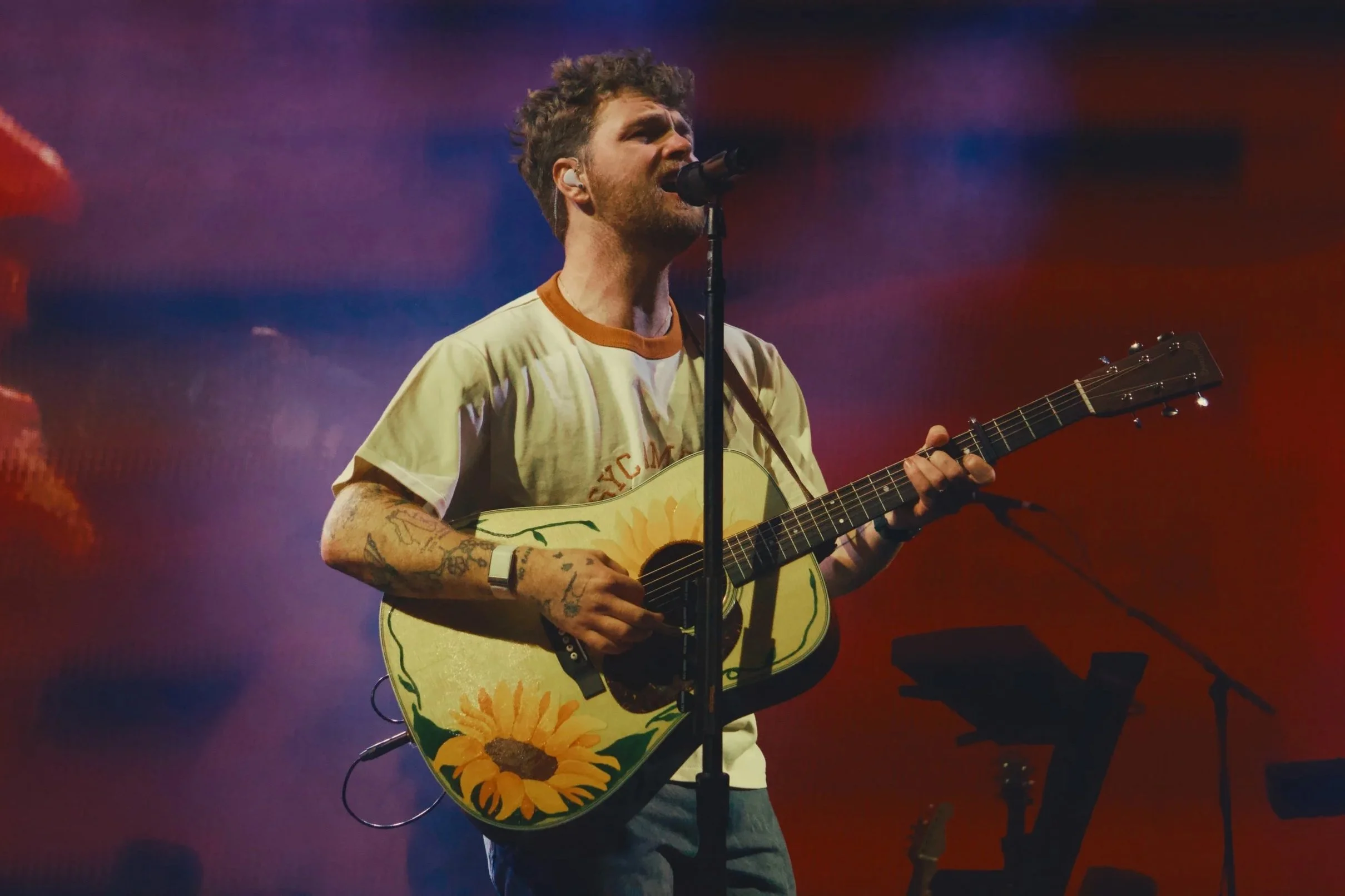 LIVE: Alex Warren + Medium Build @ Riverstage