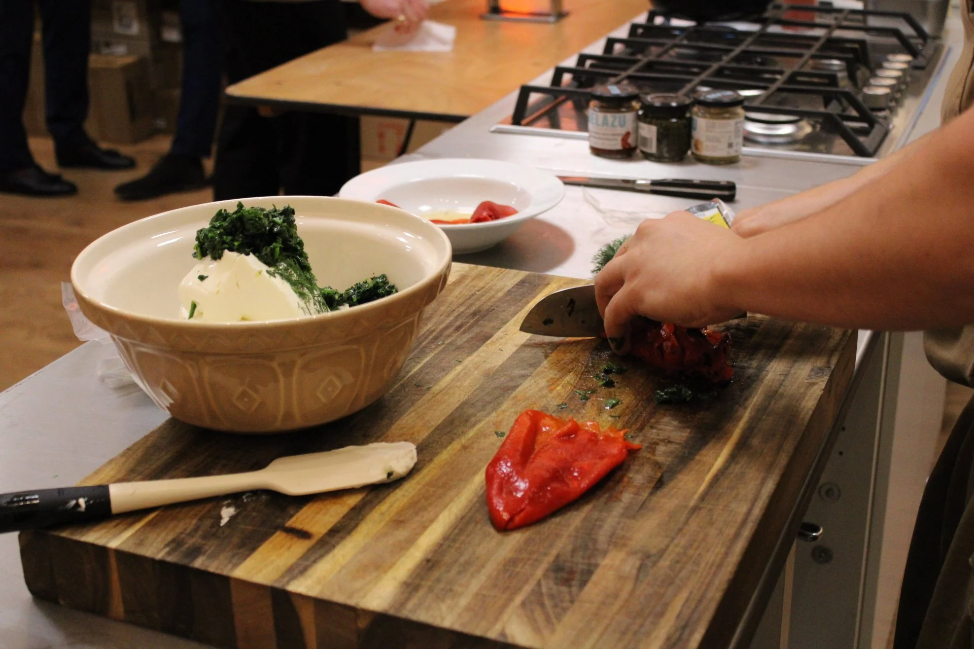 Winter cooking doesn&rsquo;t have to be complicated, sometimes all you need is a good pan and a great recipe ❄️🍳

Here&rsquo;s a simple one to try this week:

 One-Pan Creamy Chicken + Veg
 🥄 Brown chicken
 🥄 Add garlic + mixed veg
 🥄 Stir in sto
