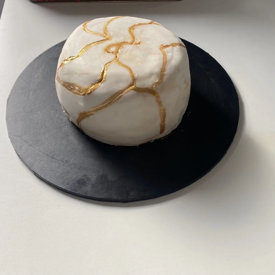 Kintsugi Christmas Cake 4 inch round