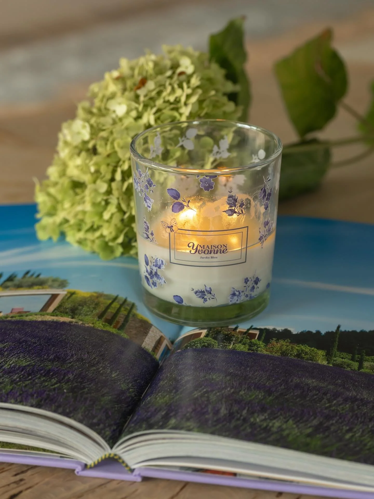 Nieuw in ons assortiment! 🕯️🪻
Heerlijke geurkaarsen @yvonne_1923_ 

#newin #candles #yvonne1923 #cosyvibes #interior