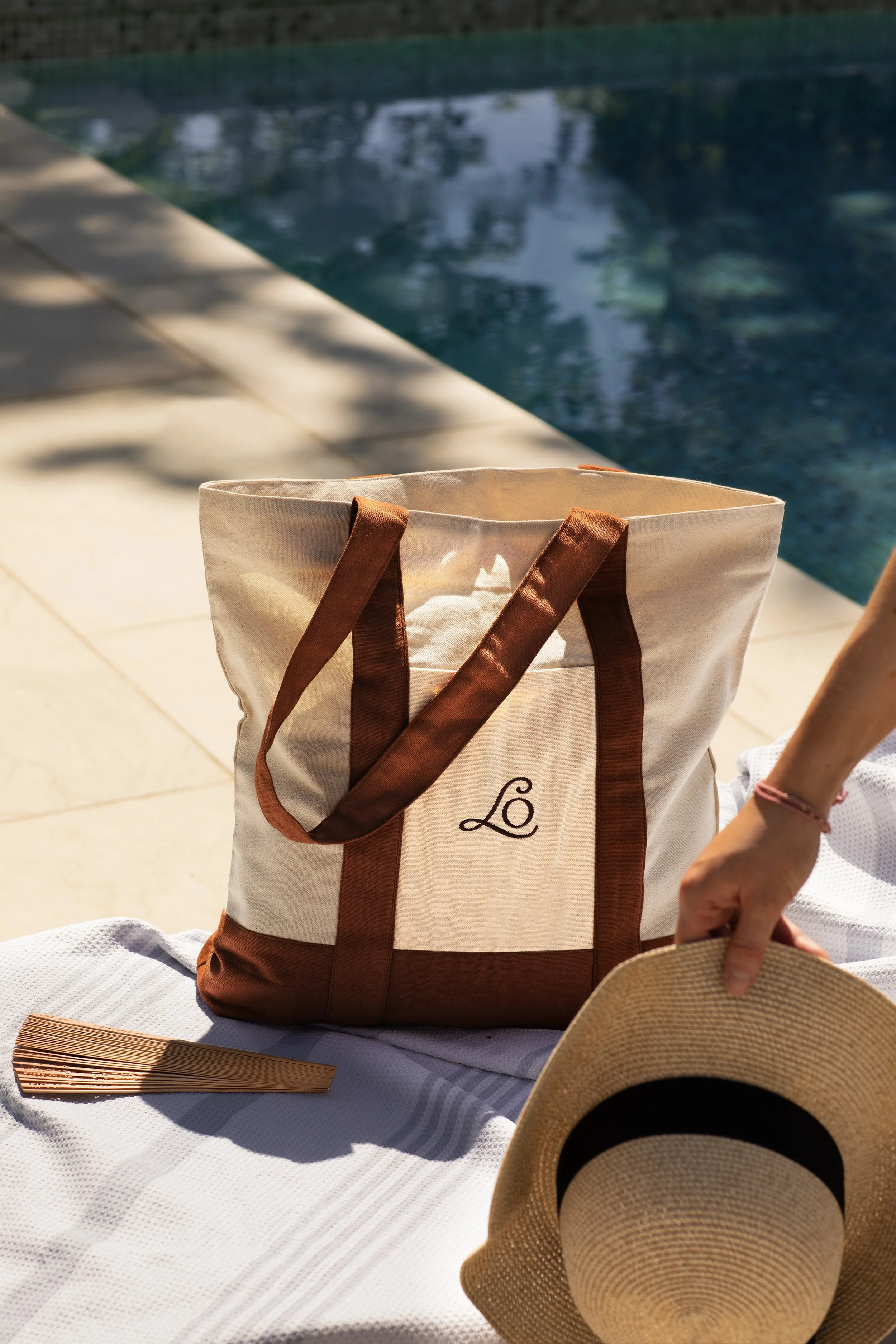 SUMMER_25_ONE_RTL_WEB_SOCIAL_TOTE_BAG_2.jpg