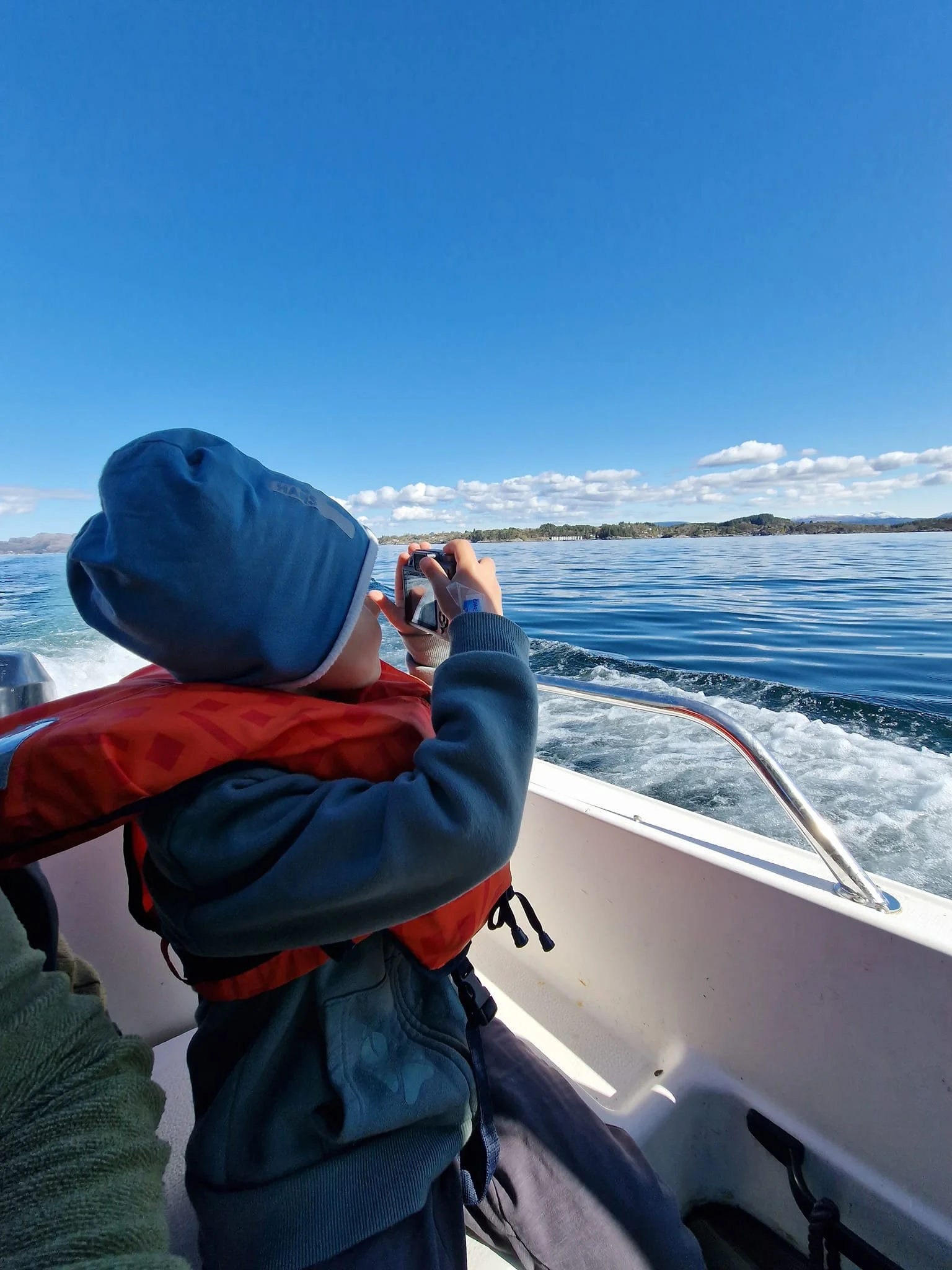 One Ocean Exploration: Intergenerasjonelle verksteder ved havet