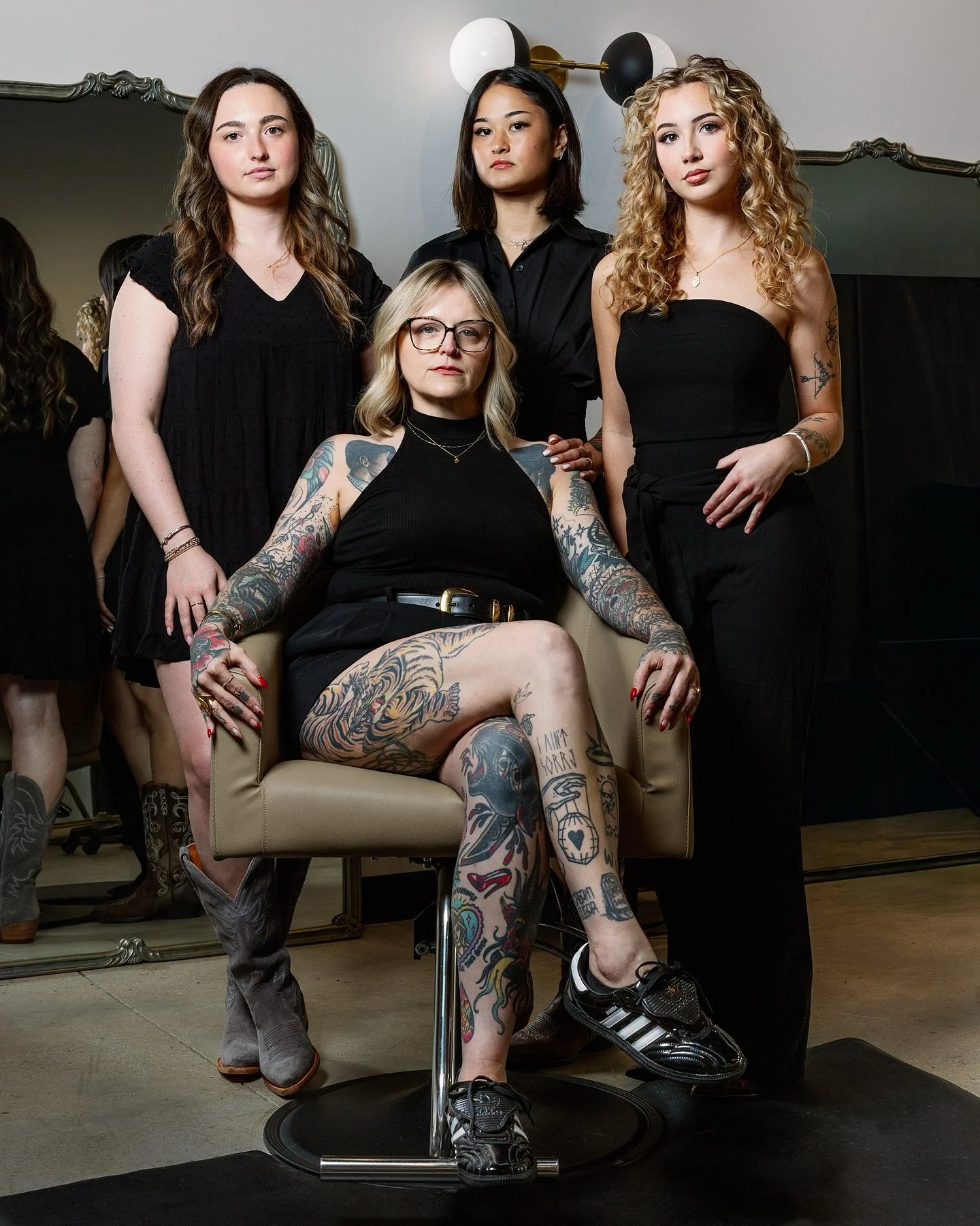 Branding shoot for Menagerie Style House ✨ This was such a fun set and they were a joy to work with! 💅🏻 // #canon #hairsalon #branding #brandshoot