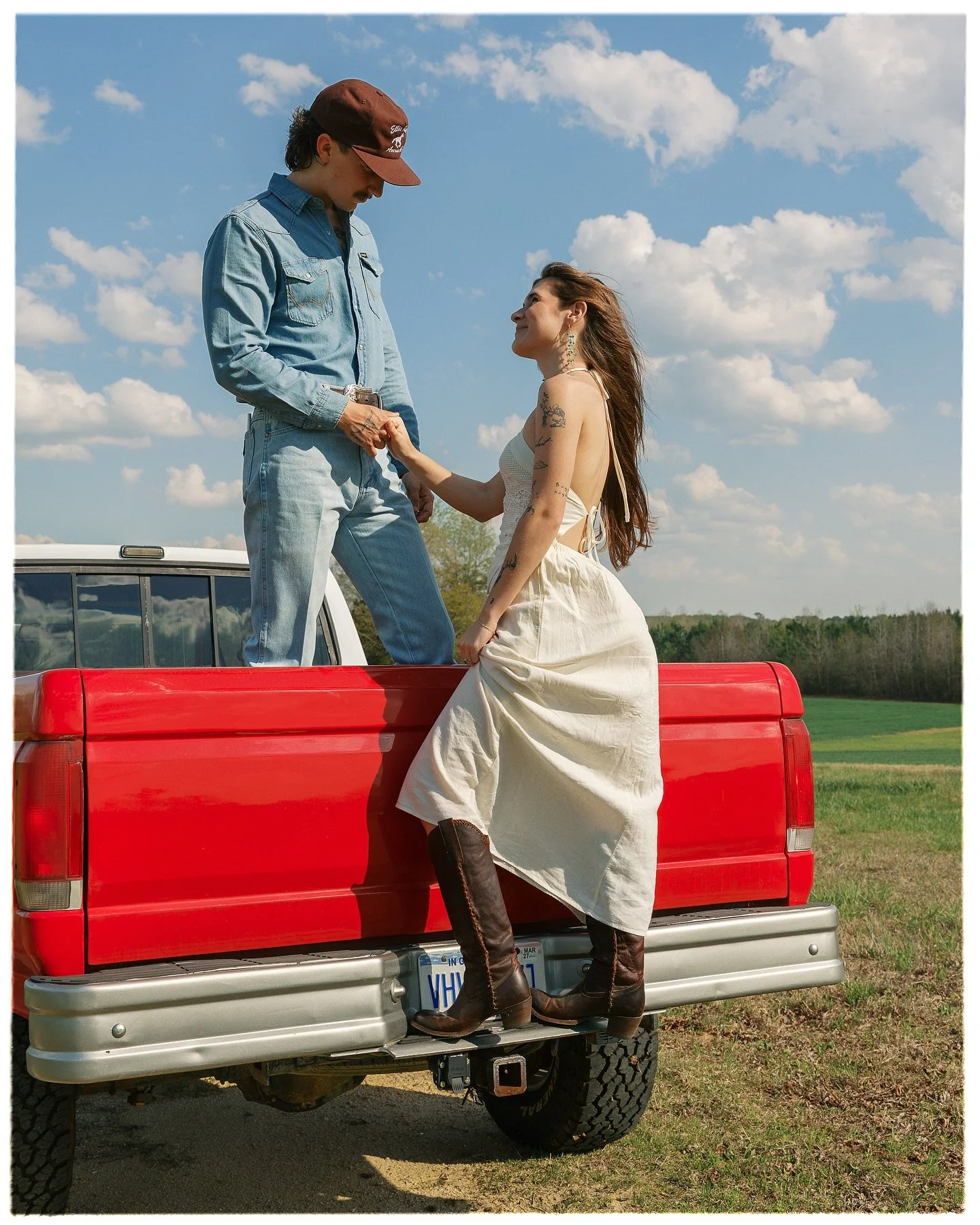 Had the absolute honor of photographing this sweet announcement for my beautiful friends ✨ I just KNOW this baby is gonna be immensely loved by you two &hearts;️ #canon #photoshoot