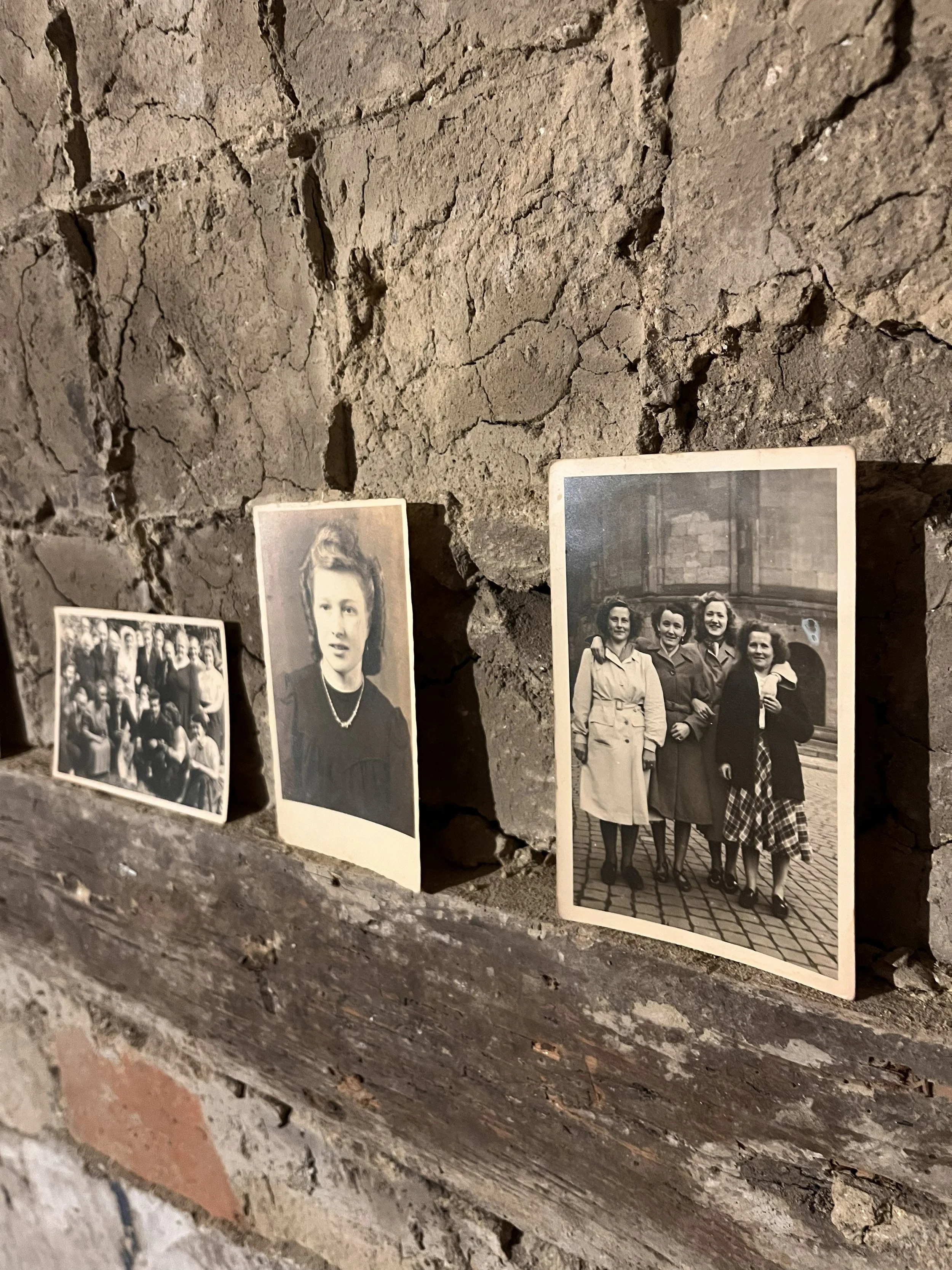 Ausschnitt "a suitcase full of memories"