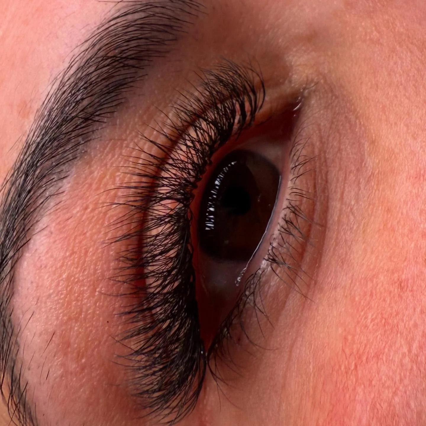 ❤️Technological Volume Lashes: Technological volume means lashes that are light, airy, and precise&mdash;giving you bold volume without damaging your natural lashes.
#technologicallashes #volumelashes #lashcare #modernbeauty