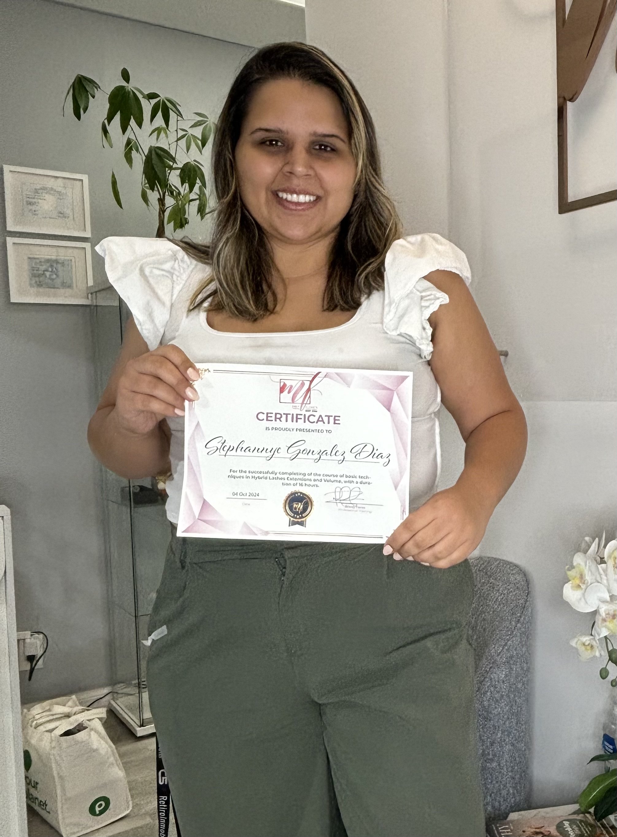 Classic and Volume Lash Extension Certification