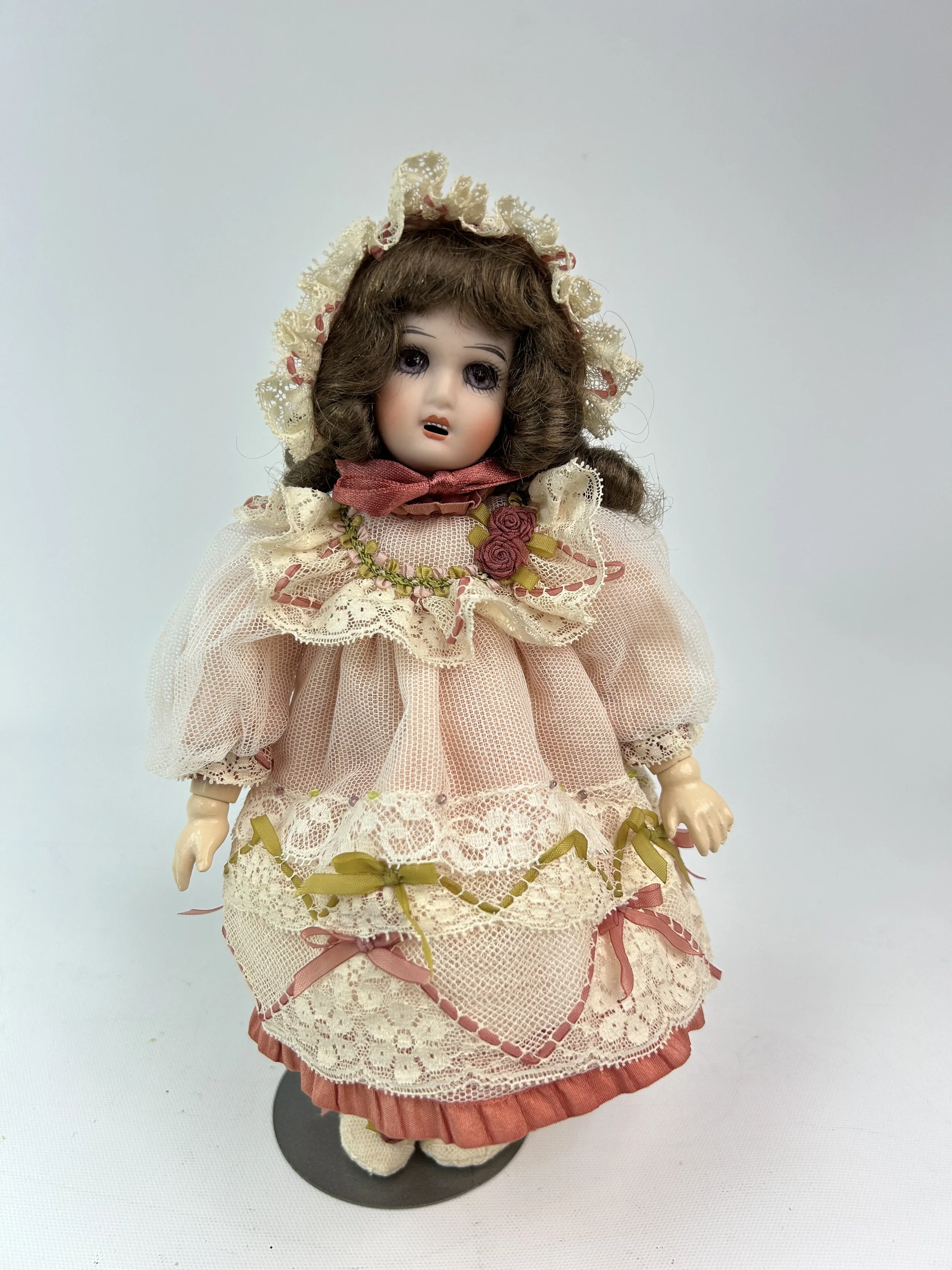 "Alice" by Mundia 1990s