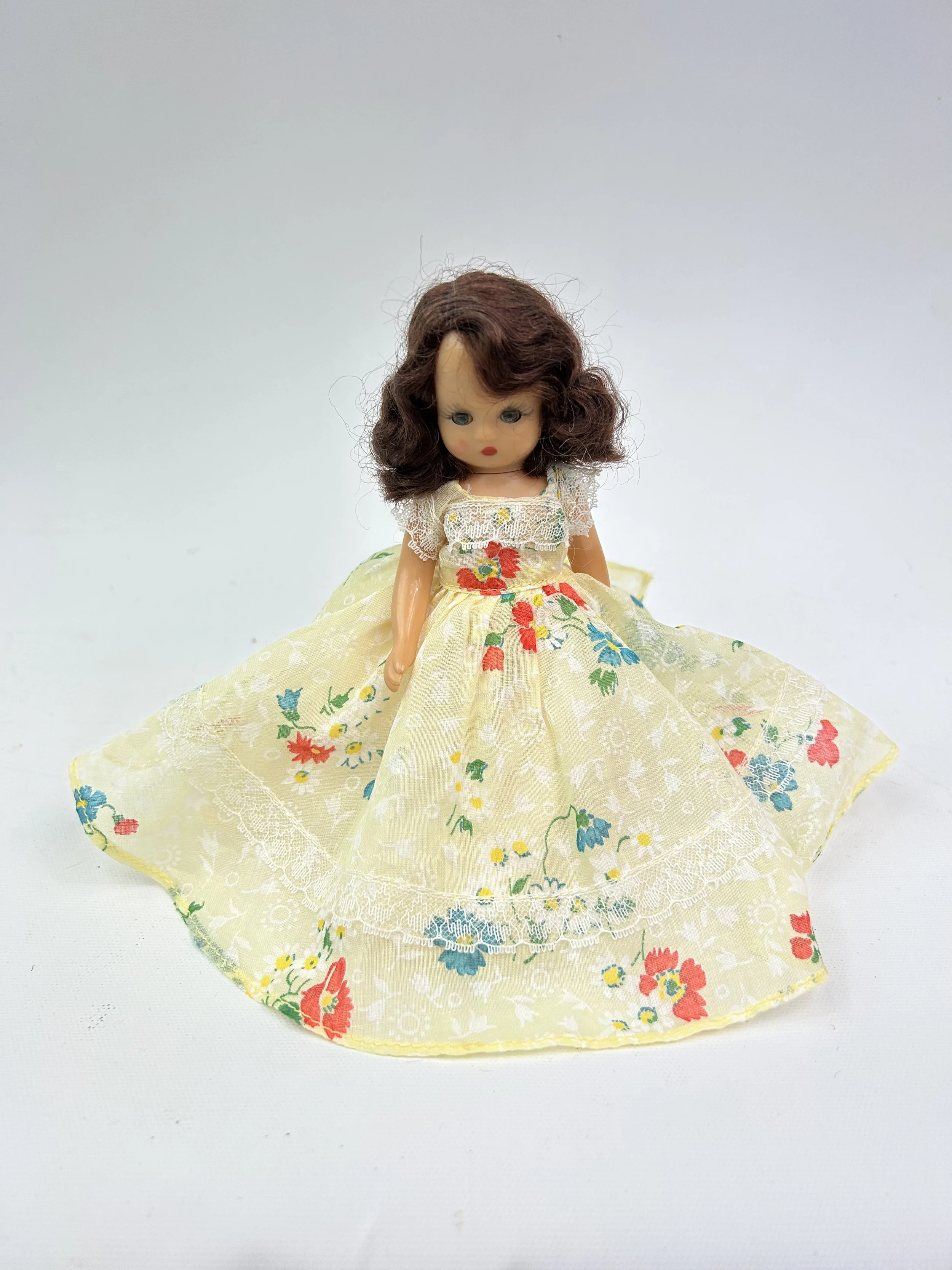 Story Book doll by Nancy Ann "He Loves Me, He Loves Me Not" 1950s
