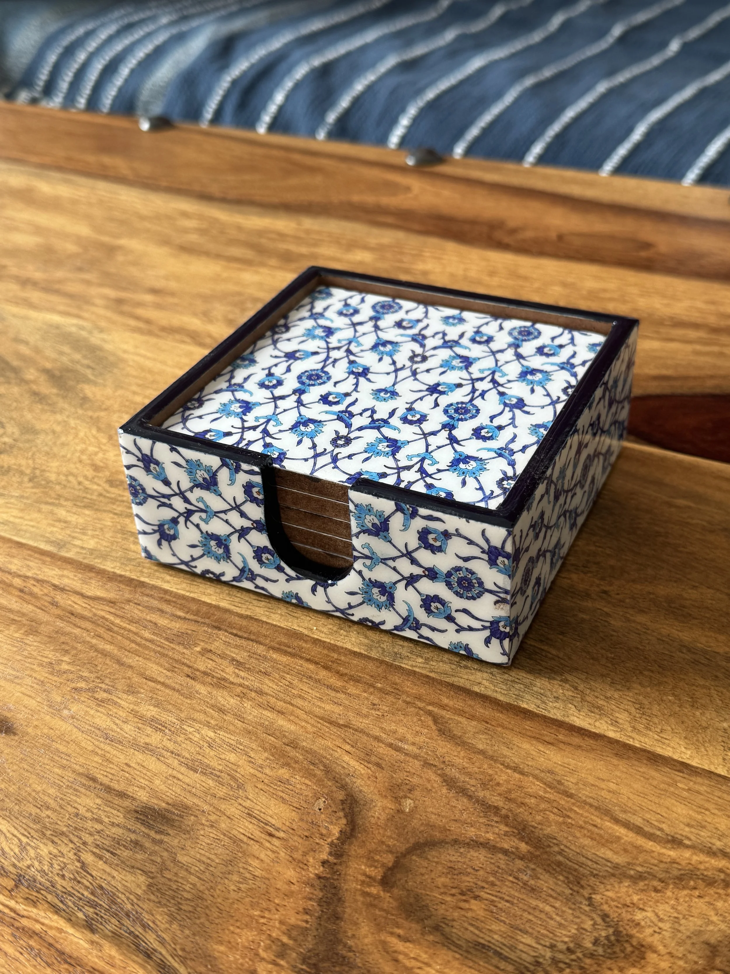 Set of 6 Coasters with Case-  Bahar (Spring)