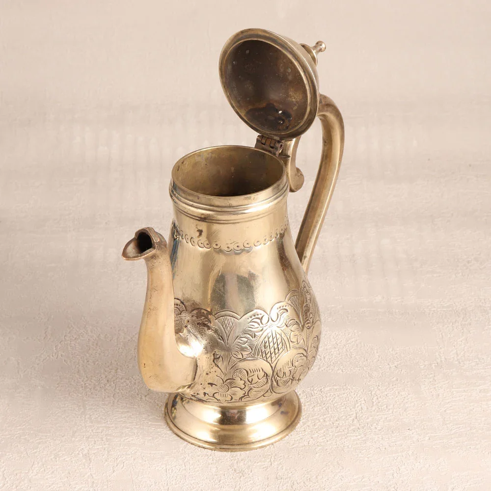 63935Shiny-Golden-Premium-White-Metal-Tea-Kettle-for-Decor-SNG-685-(4).webp