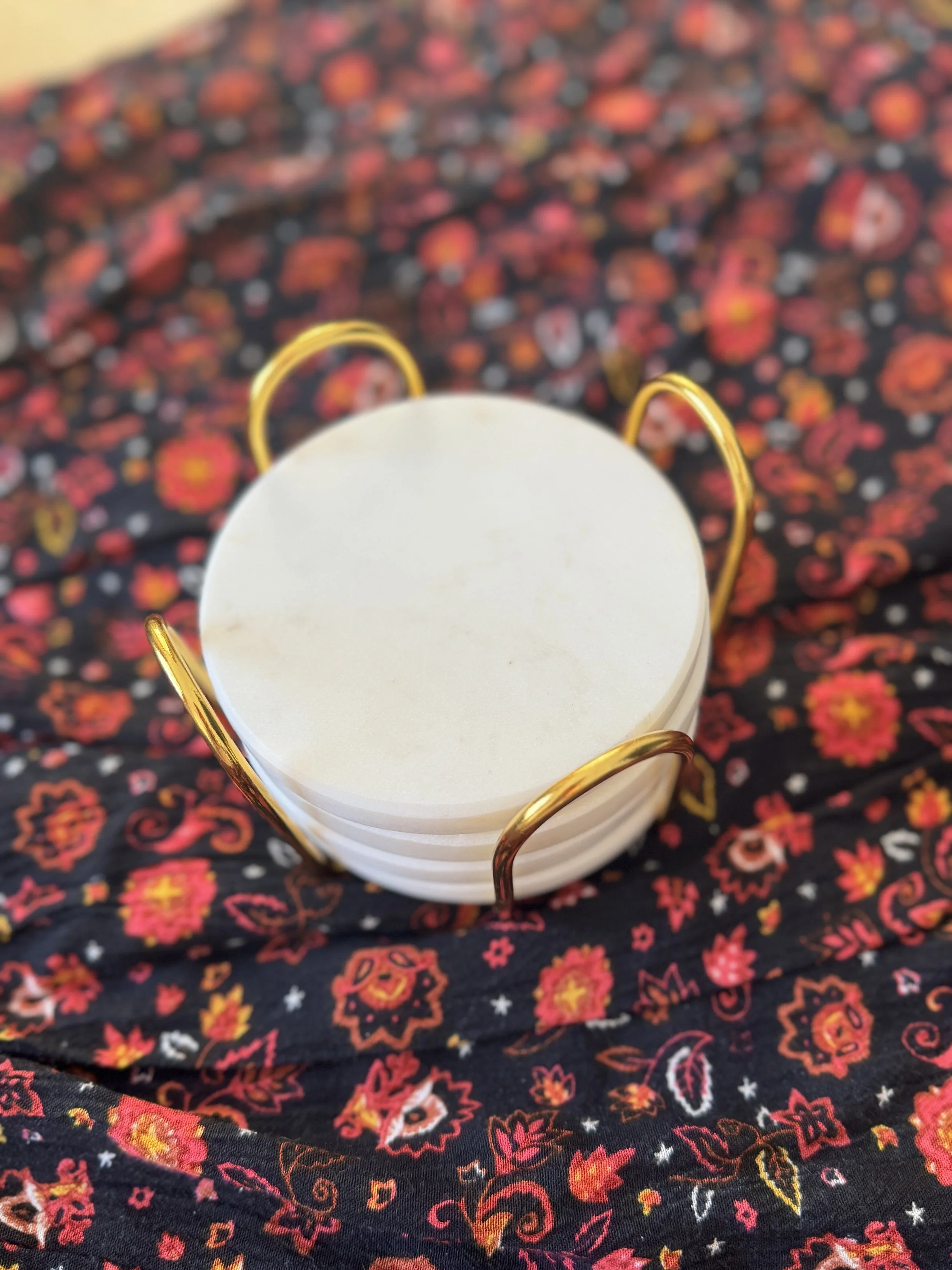 Marble Set of 4 Coasters with Case- Round- Gold Frame
