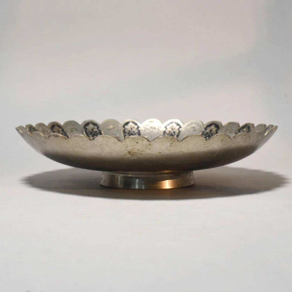 73308Brass-Floral-Engraved-Decorative-Serving-Bowl-Plate-2.webp