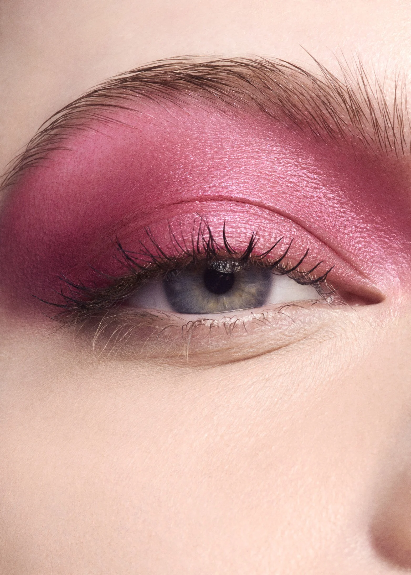 pink power beauty arved editorial lexi tapper11.jpg