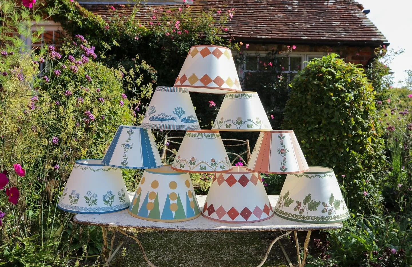 The new collection of lampshades surrounded by the last of the summer flowers in the garden 🌷🌿🌷🌿🌷🌿🌷🌿🌷🌿🌷🌿🌷🌿🌷🌿🌷

Available to shop through the link in my bio. 

#HandPaintedLampshade #BespokeLighting
#CustomLamp #DecorativeArtist #Hand
