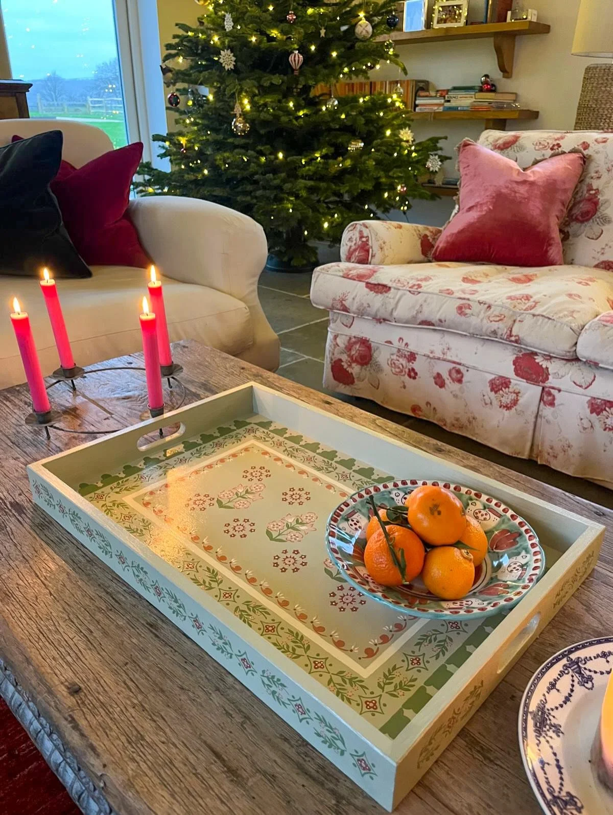 I absolutely loved working on this bespoke coffee table tray just before Christmas. A personal favourite colour combination of pink &amp; green.  
Seeing it styled so beautifully in its new home makes it even more special. 
I love to work on bespoke 