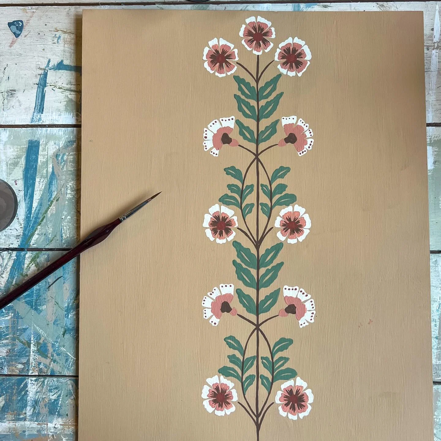 Sampling in the studio today for a bespoke fireplace that I will be painting in March. I love seeing the digital design and idea come to life in the sampling process 🌷🌷🌷