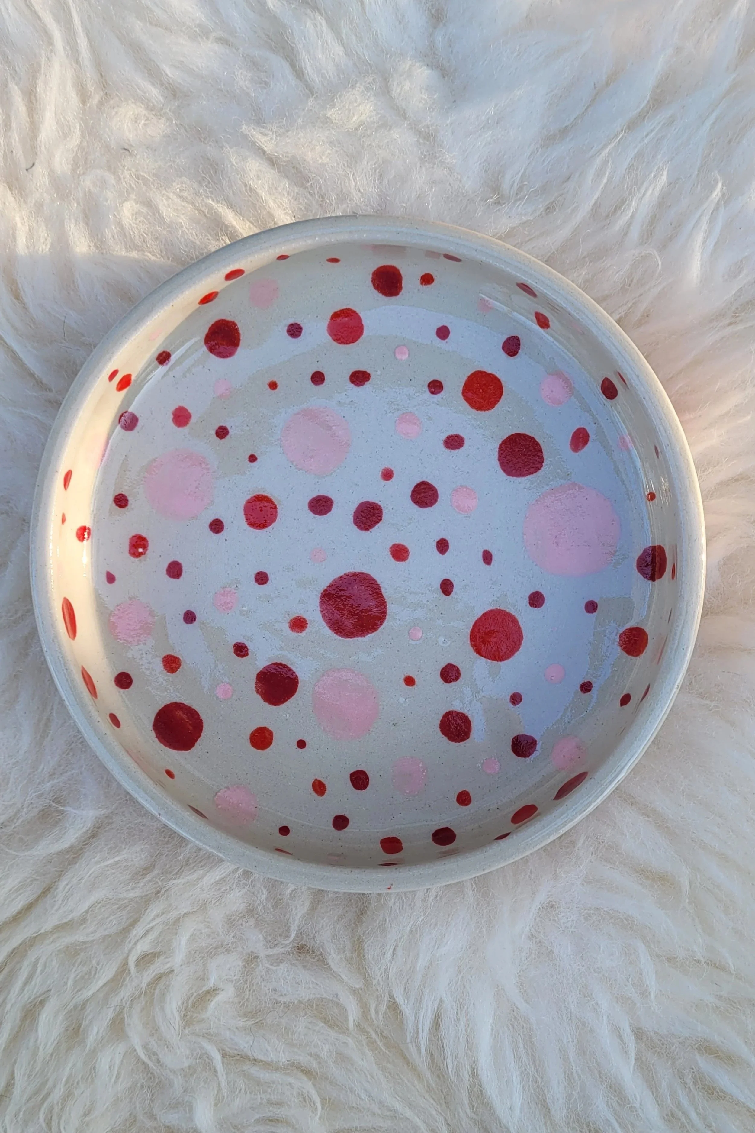 Dekorativ Smykkeskål i Røde Nuancer