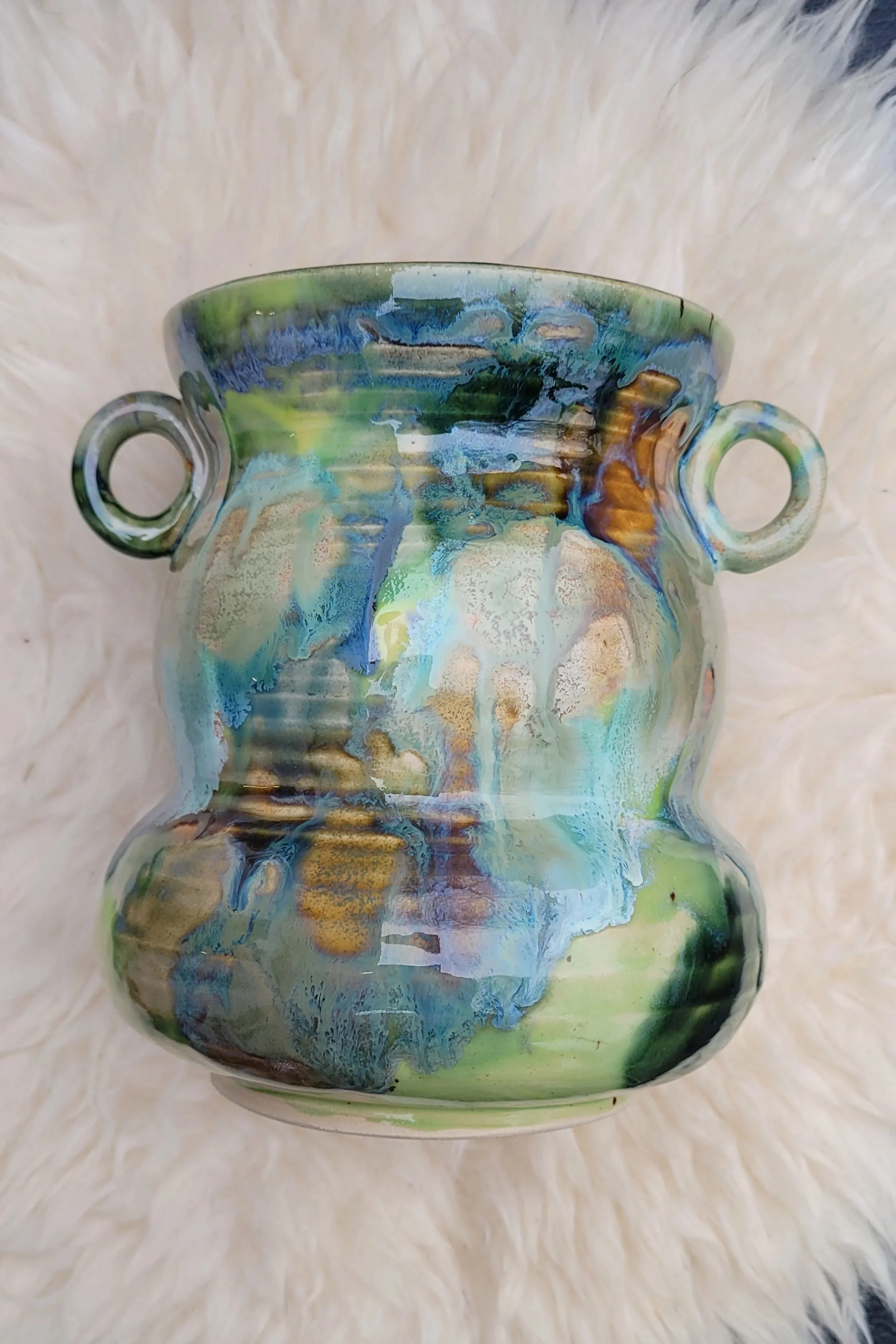 Organisk Stentøjsvase i Havgrønne og Blå Nuancer – Håndlavet Unika-Kunst