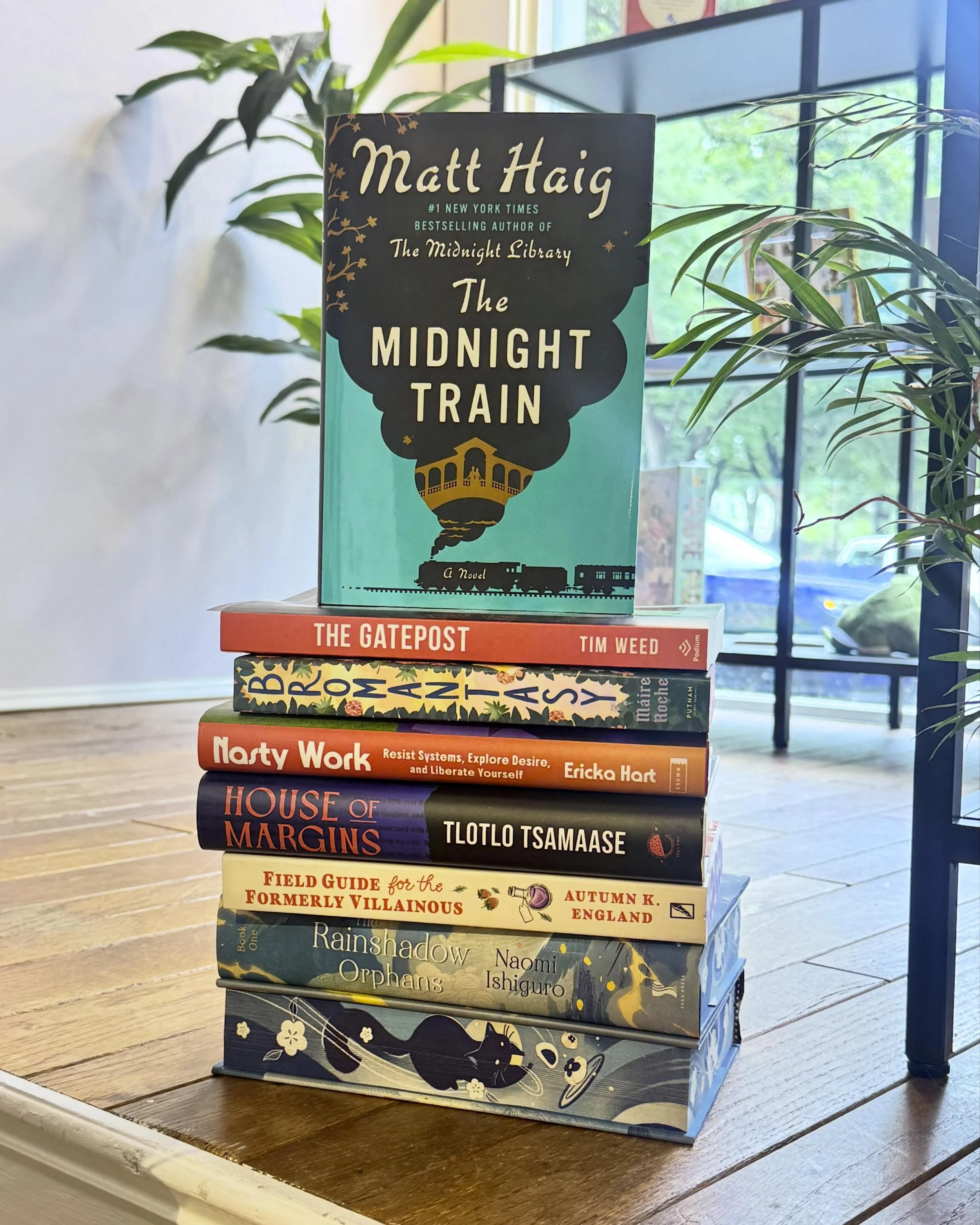 A smattering of the new releases and restocks available now at your local indie bookstore ✨🐢 (how good are those edges for The Rainshadow Orphans!?)
